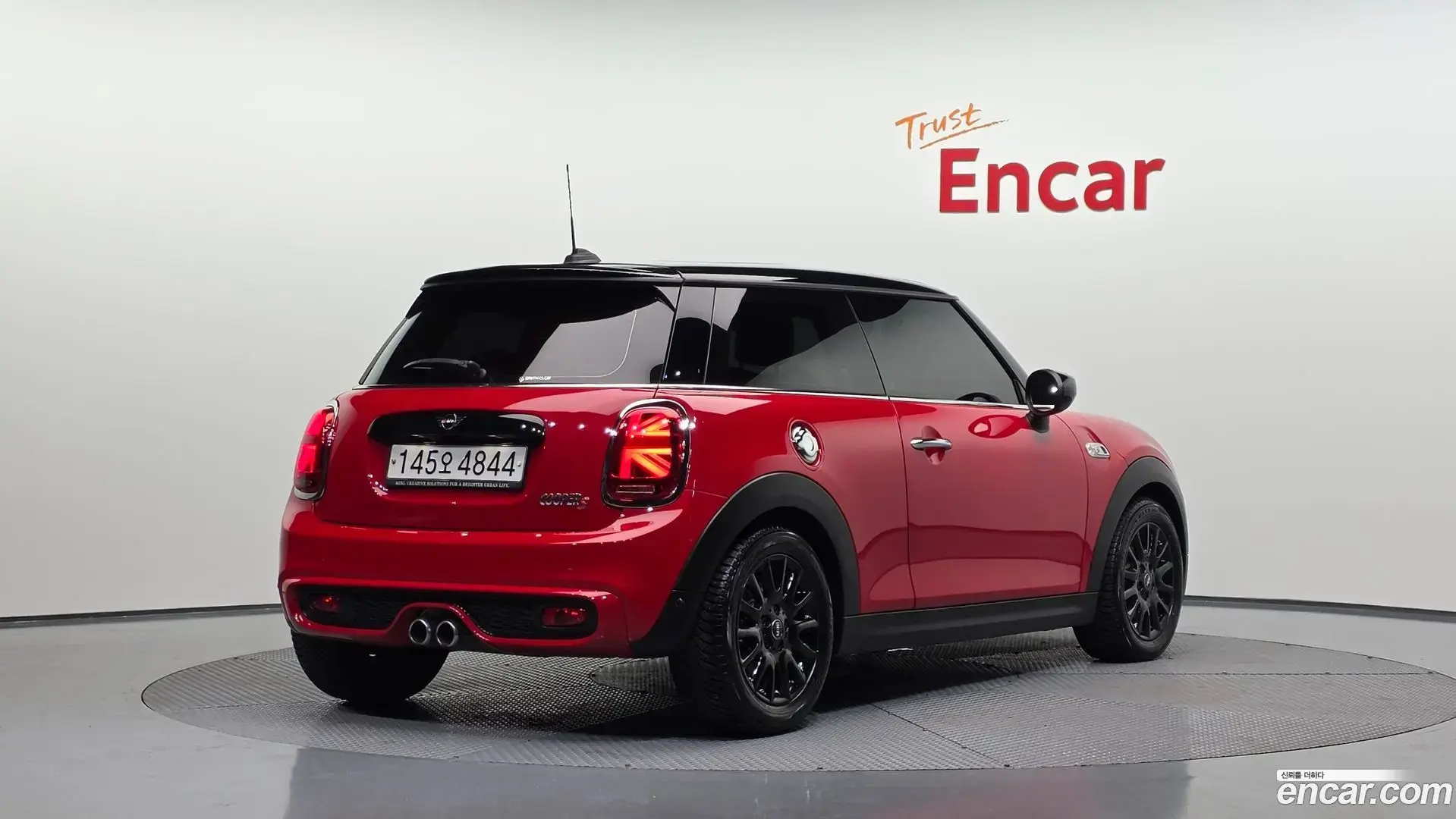 Main__Slider__Photo:Cooper Mini 2020.1-1
