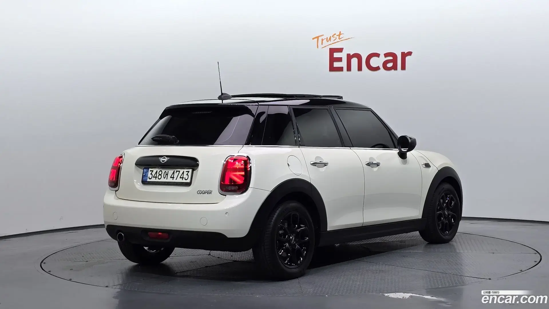 Main__Slider__Photo:Cooper Mini 2021.1-1