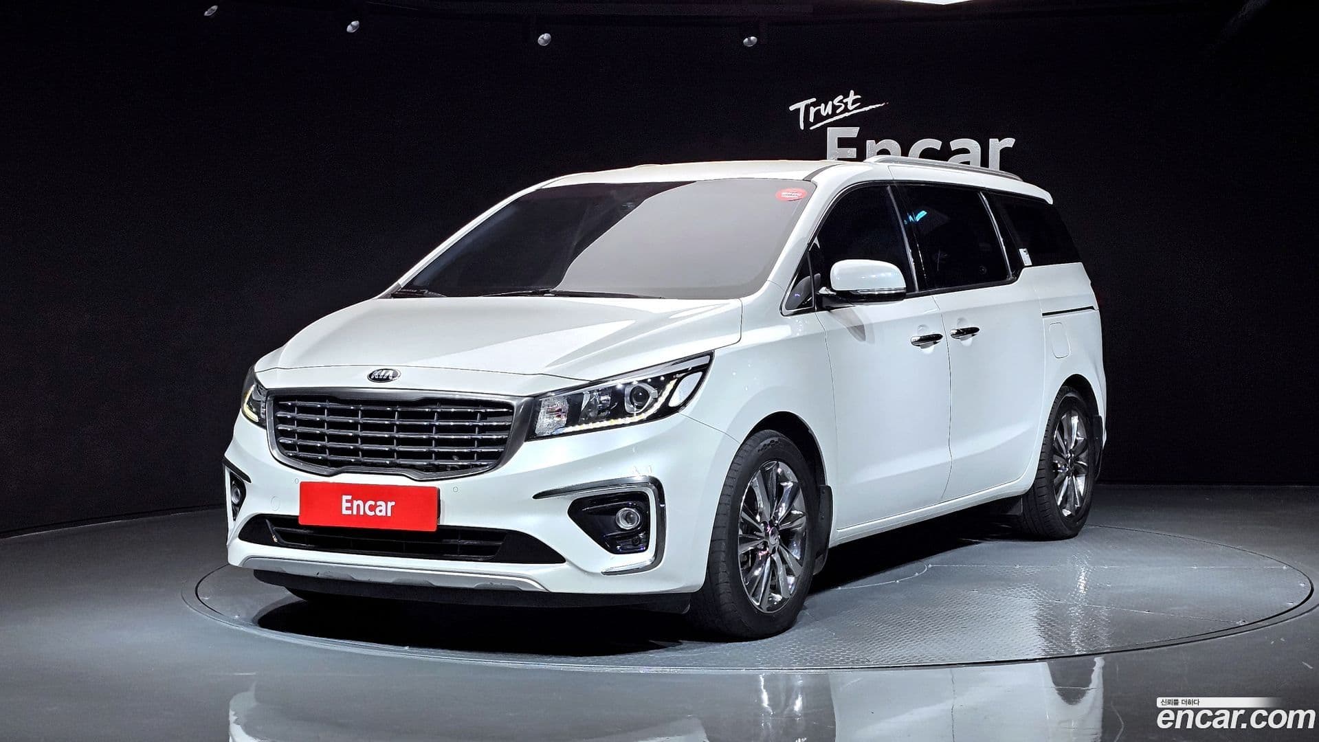 Main__Slider__Photo:Canival Kia 2019.5-0