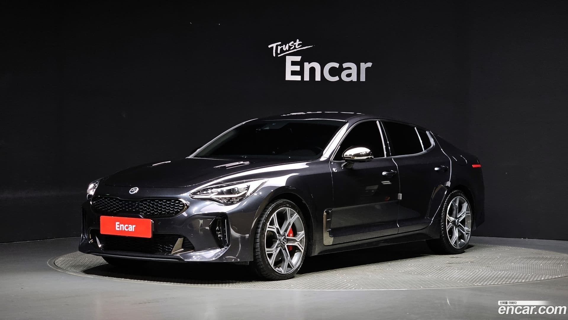 Main__Slider__Photo:Stinger Kia 2018.4-0