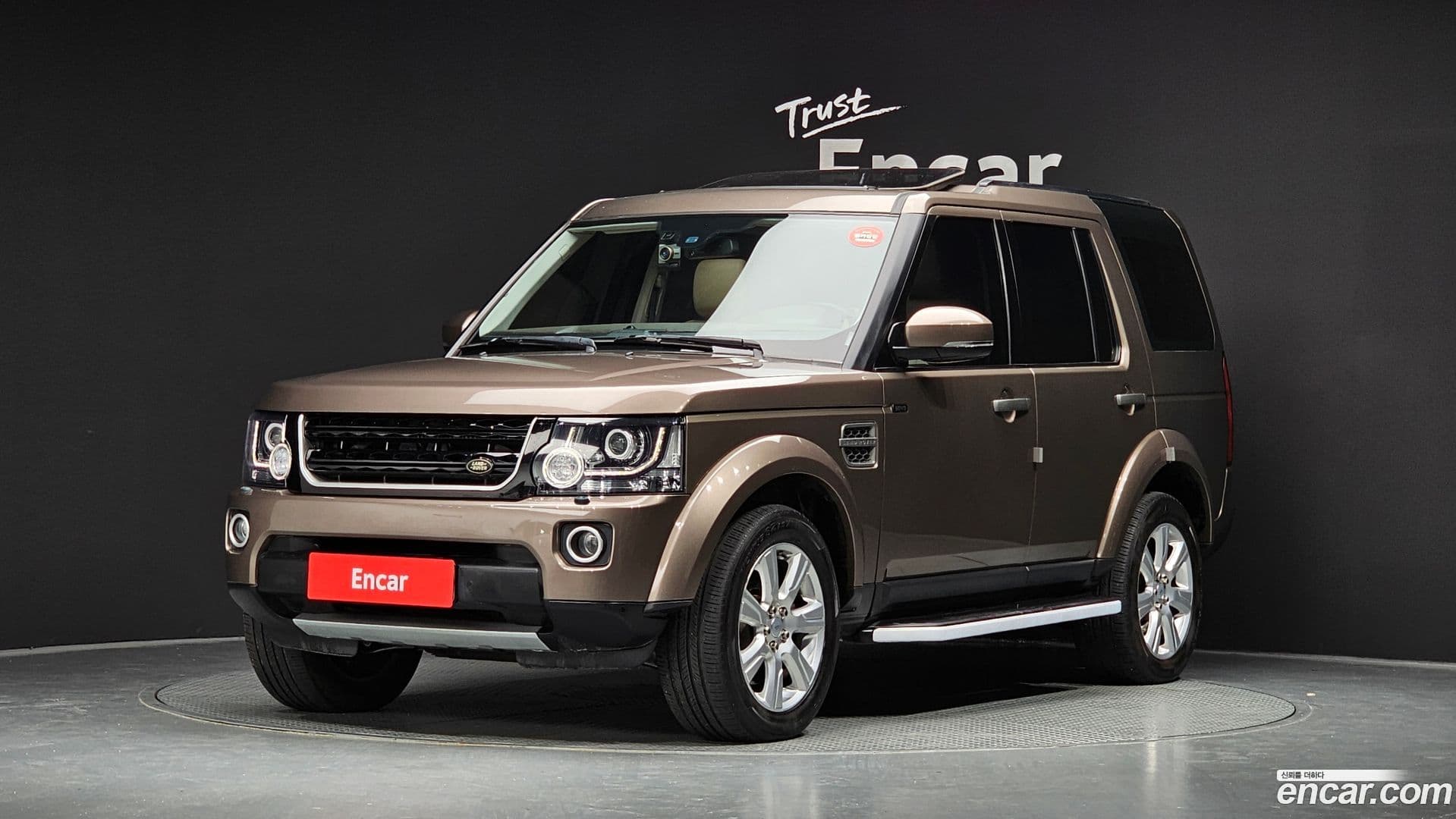 Main__Slider__Photo:Discovery Land Rover 2015.10-0
