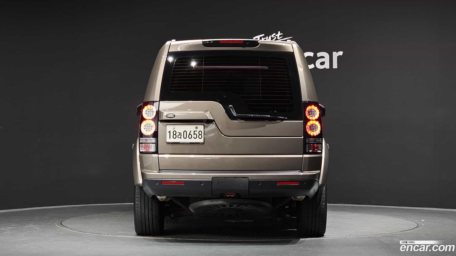 Discovery Land Rover 2015.10-OUTER-004