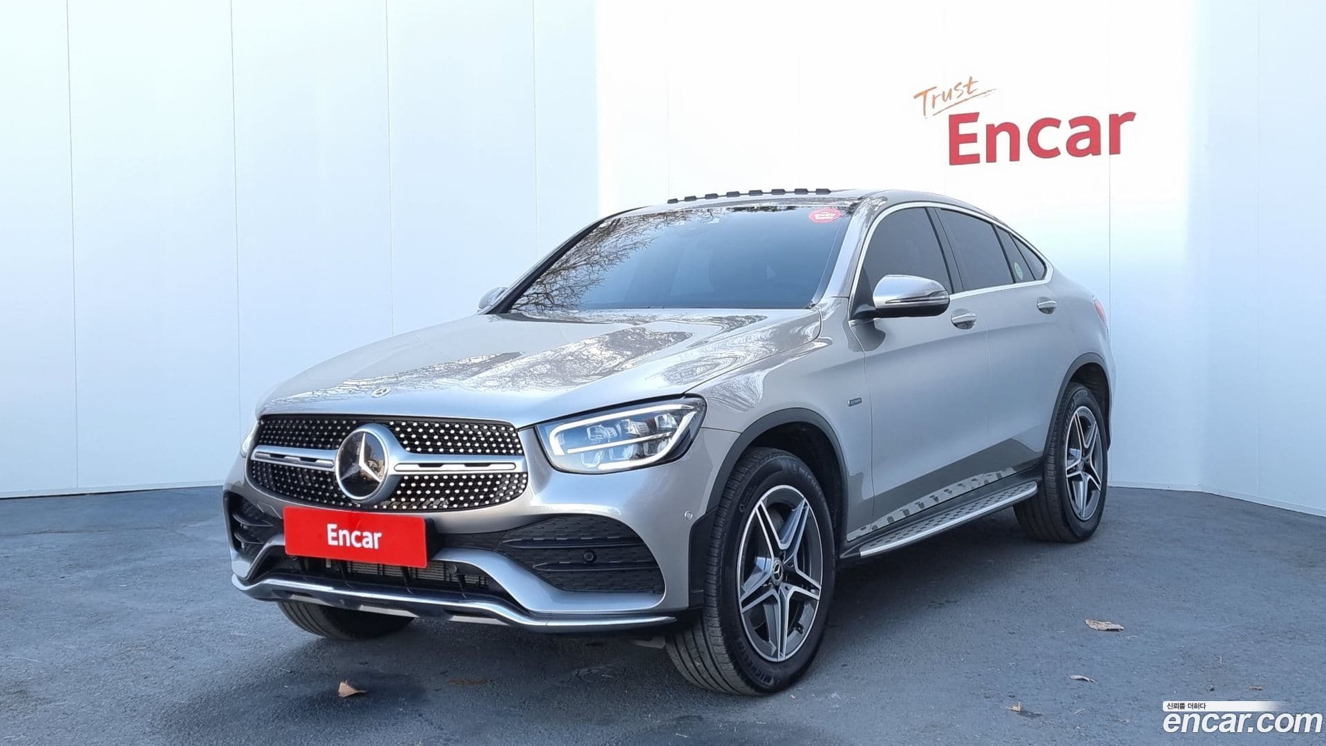 Main__Slider__Photo:GLC-Class Mercedes-Benz 2020.9-0