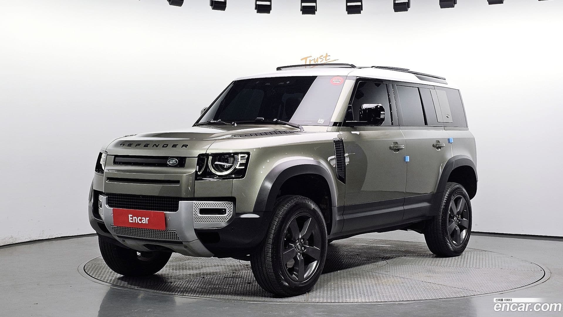 Main__Slider__Photo:Defender Land Rover 2020.11-0