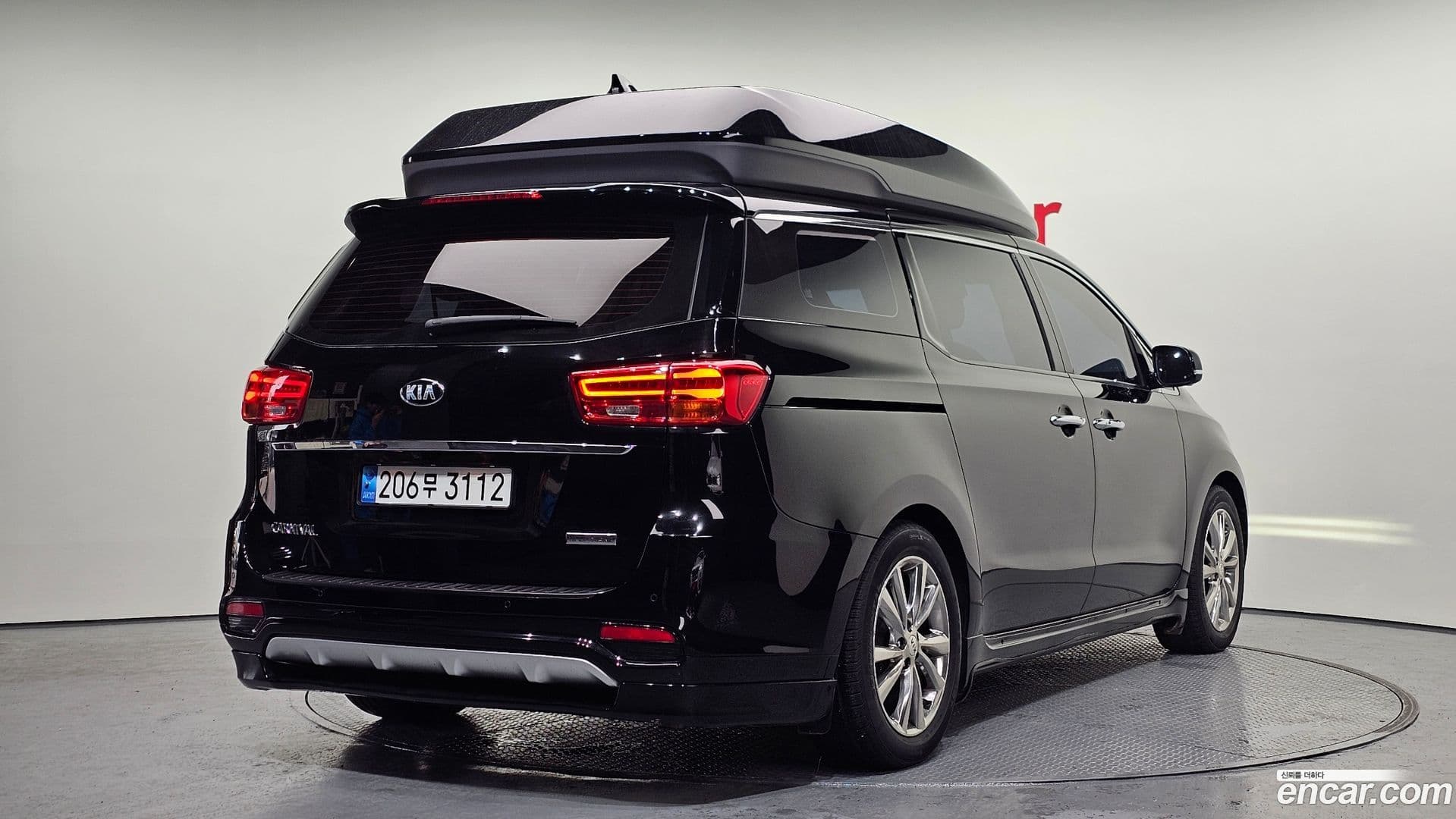 Main__Slider__Photo:Canival Kia 2019.3-0