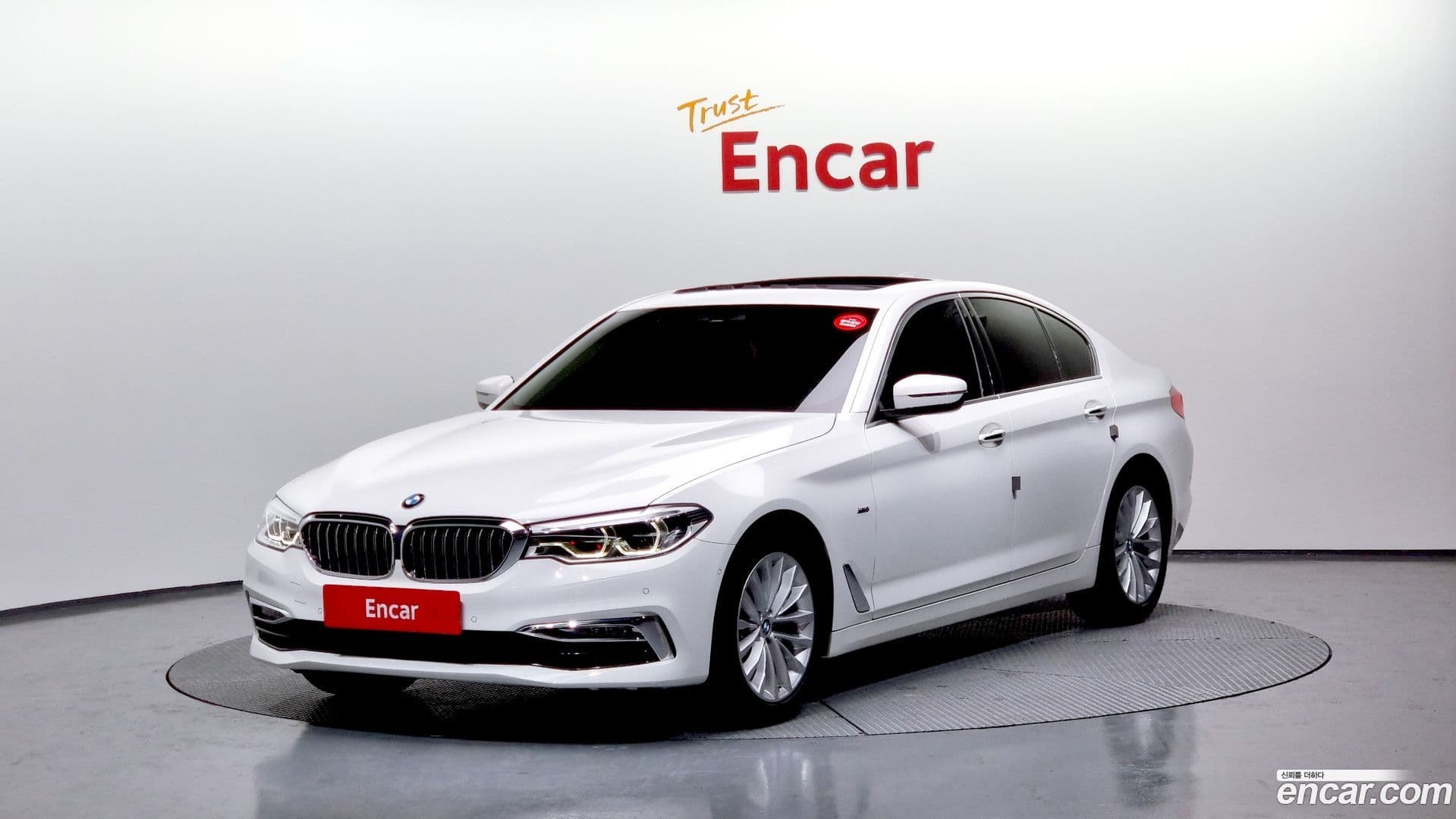 Main__Slider__Photo:5-Series BMW 2018.11-0
