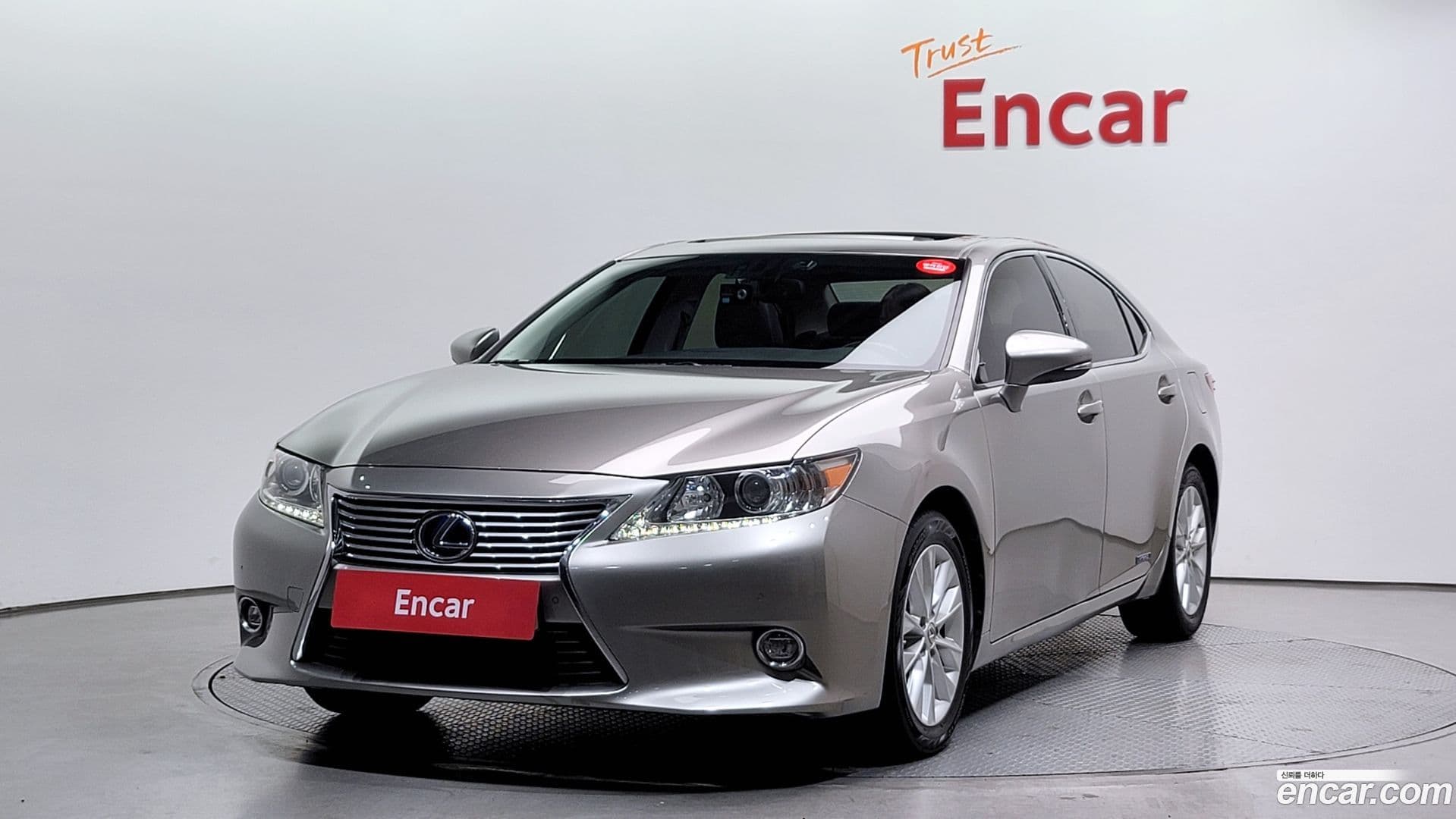 Main__Slider__Photo:ES Lexus 2015.2-0