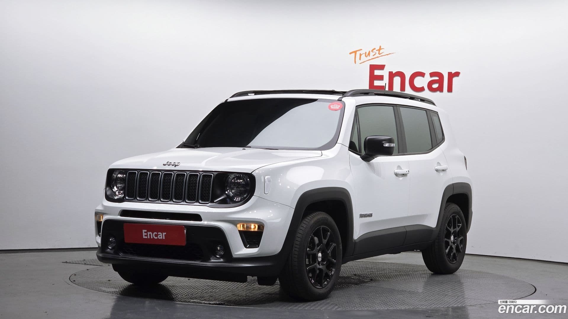 Main__Slider__Photo:Renegade Jeep 2022.11-0