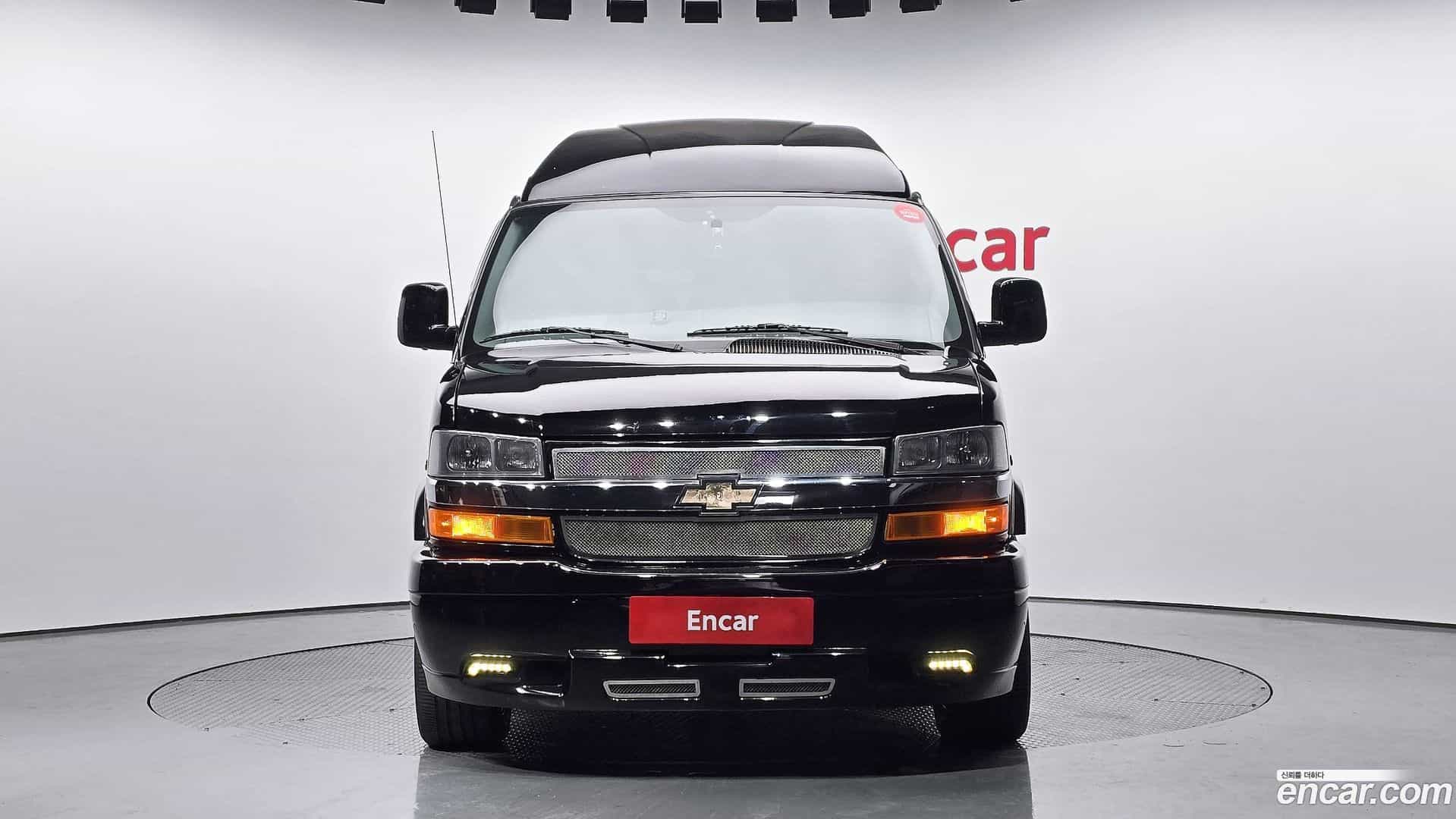 Express Van Chevrolet 2017.11-OUTER-003