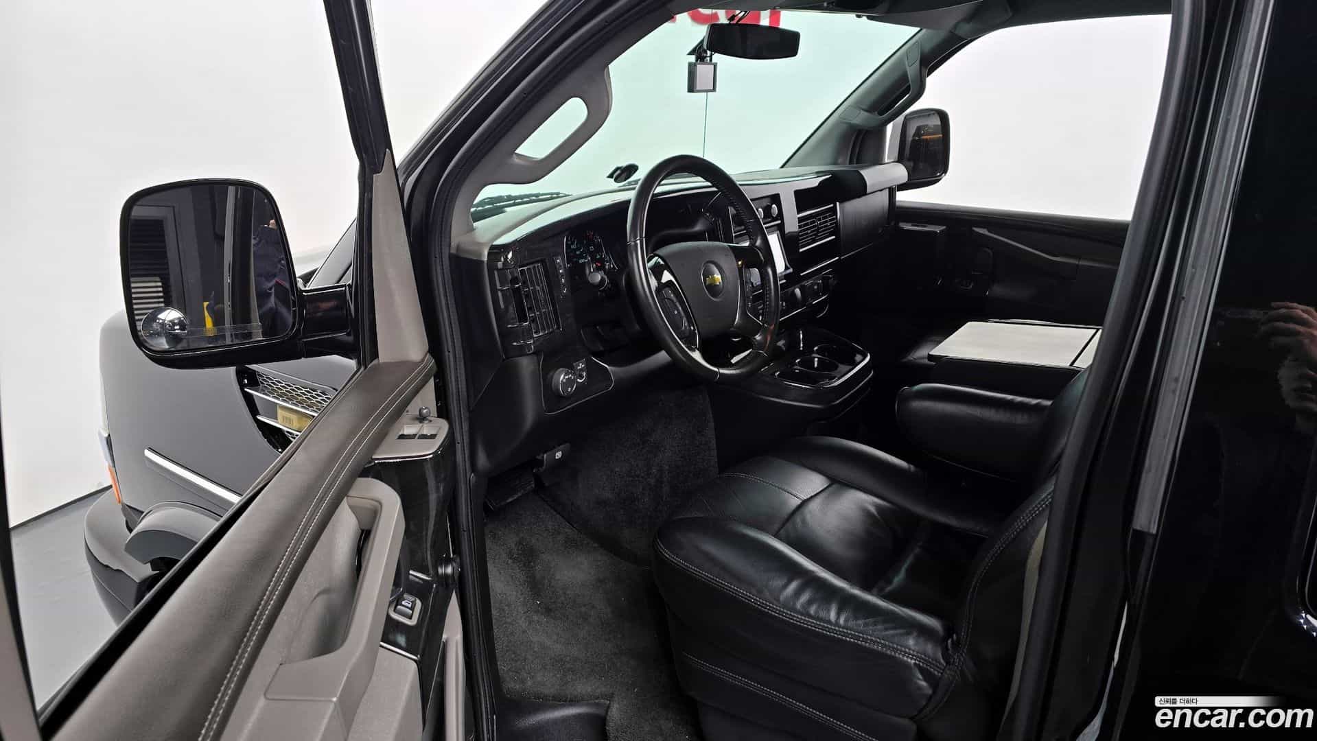 Express Van Chevrolet 2017.11-OPTION-015