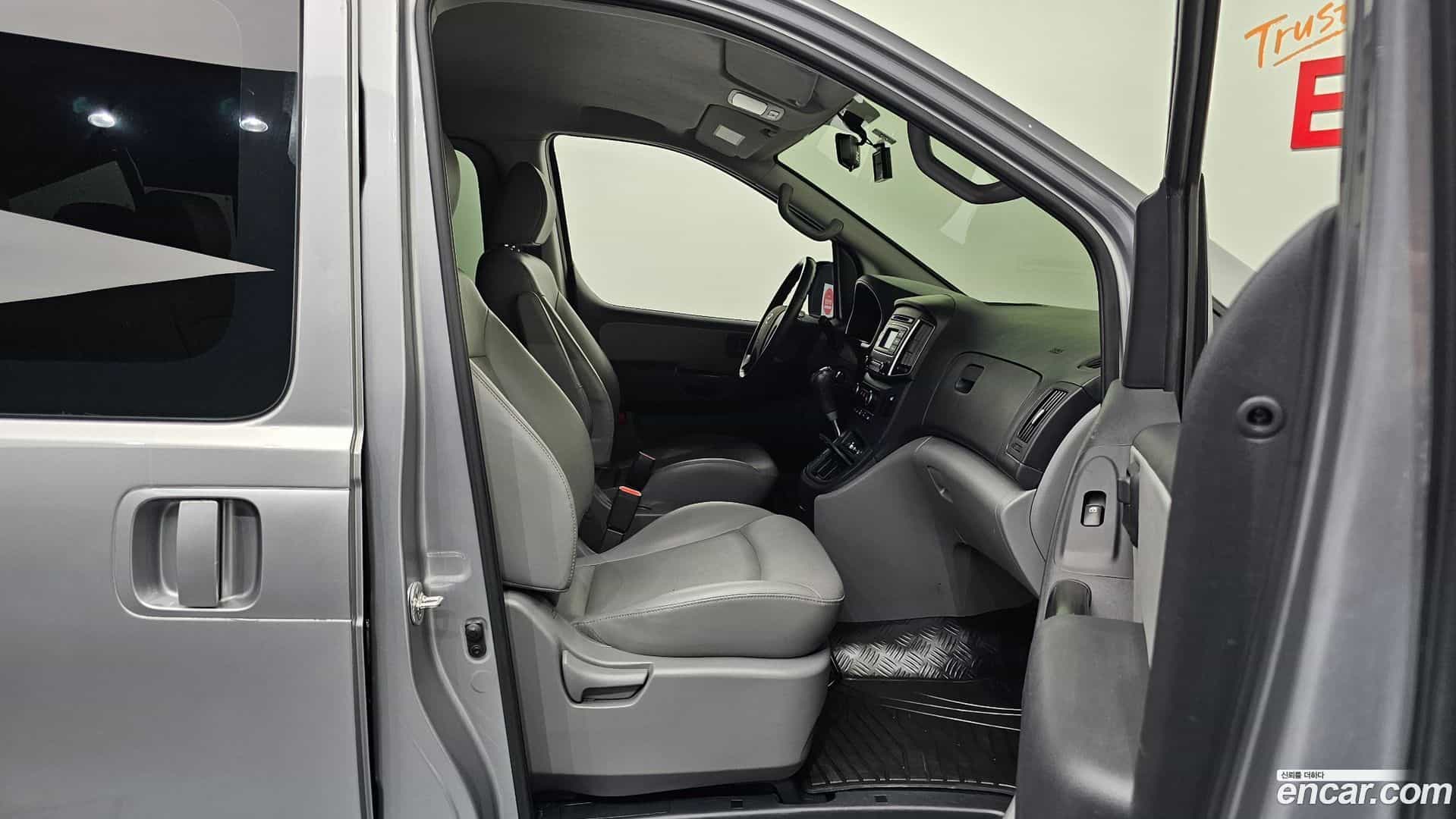 Starex Hyundai 2020.5-OPTION-016