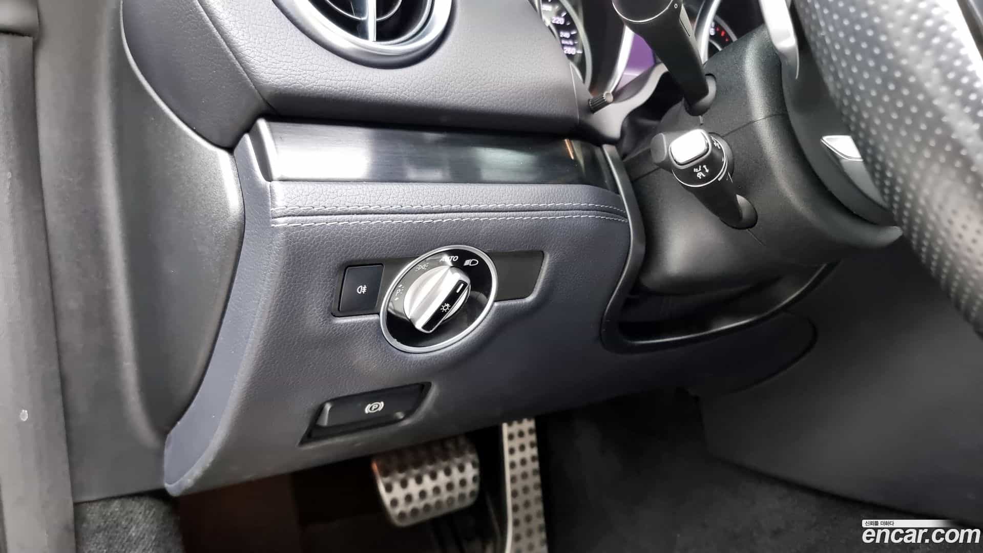 SL-Class Mercedes-Benz 2016.11-OPTION-020