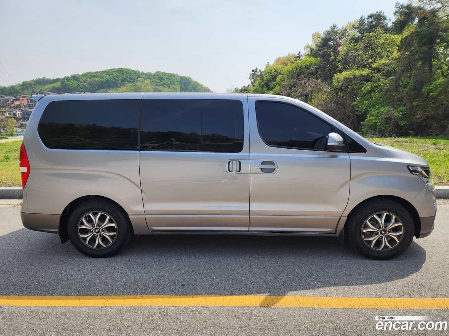 Starex Hyundai 2020.2-INNER-008
