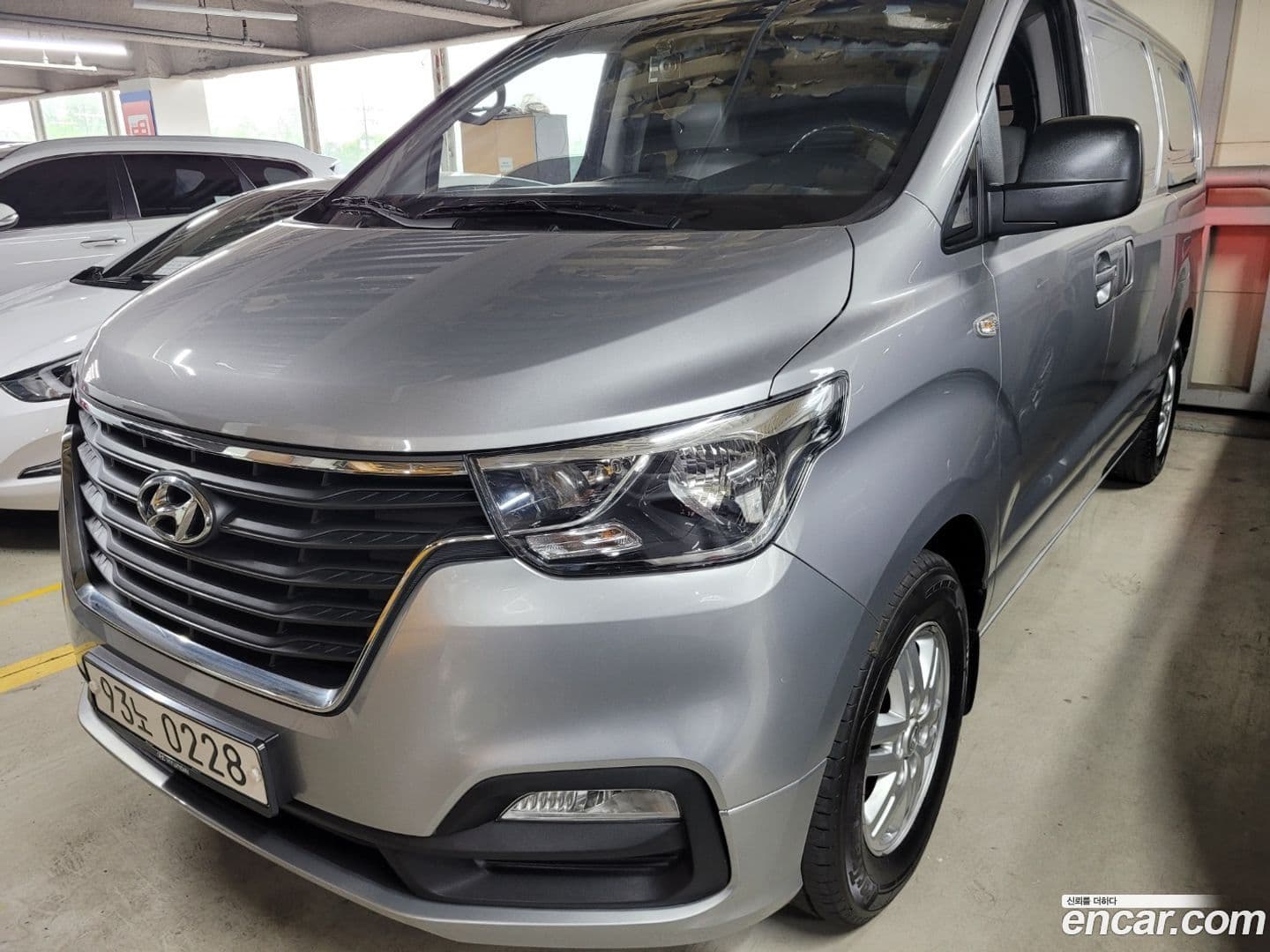 Main__Slider__Photo:Starex Hyundai 2019.2-0