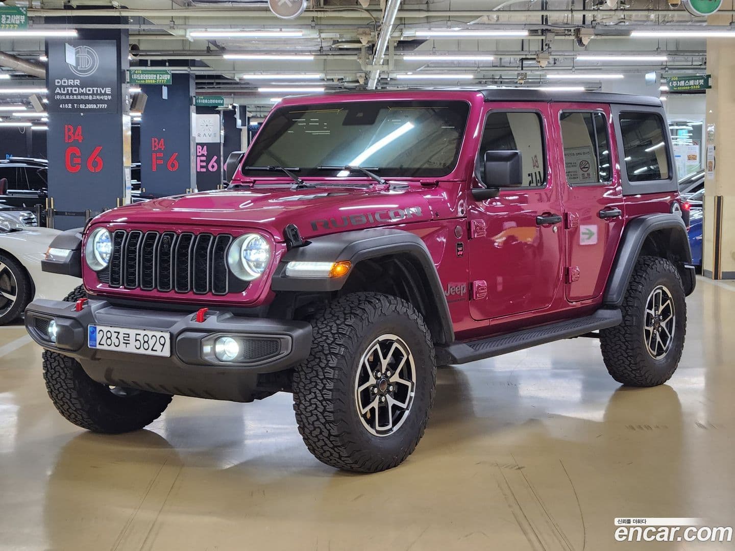 Main__Slider__Photo:Wrangler Jeep 2024.8-0