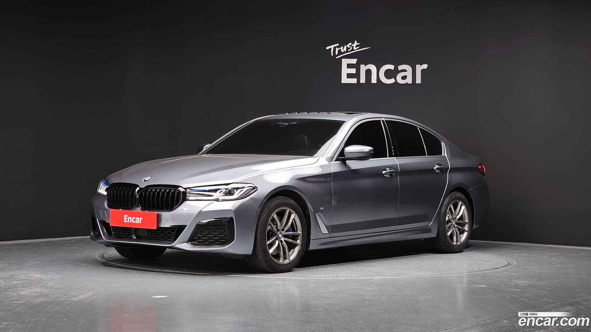 Main__Slider__Photo:5-Series BMW 2018.0-0