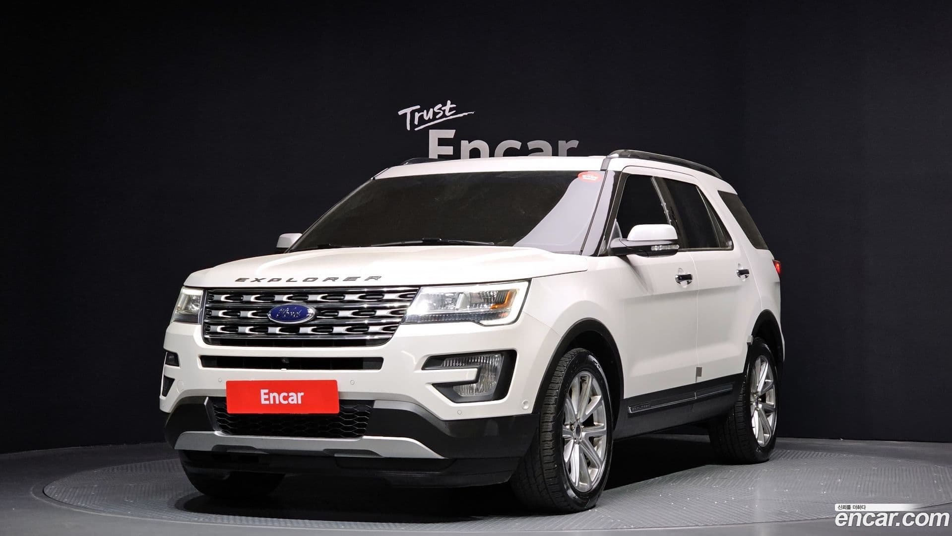 Main__Slider__Photo:Explorer Ford 2016.9-0