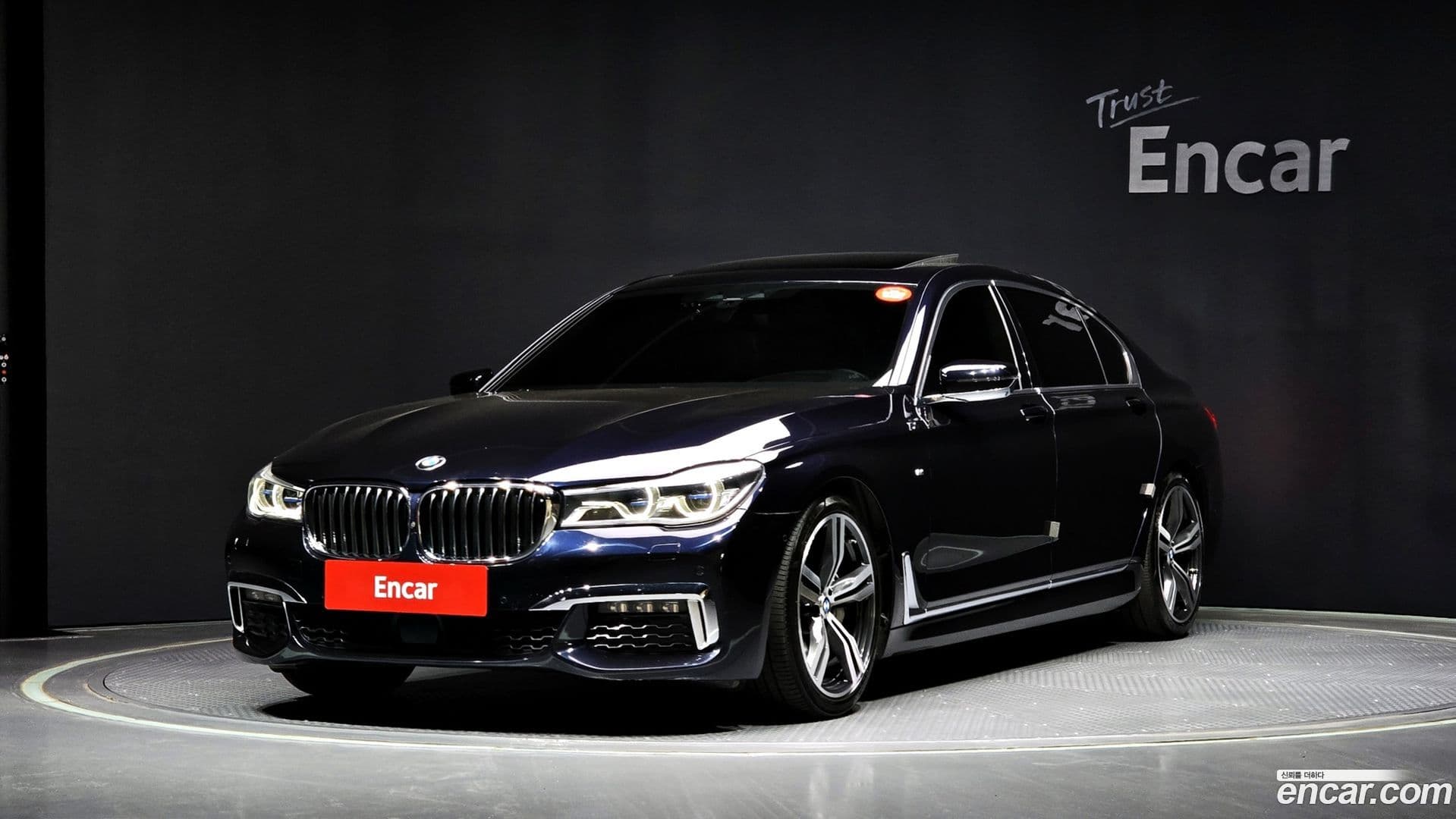Main__Slider__Photo:7-Series BMW 2018.3-0