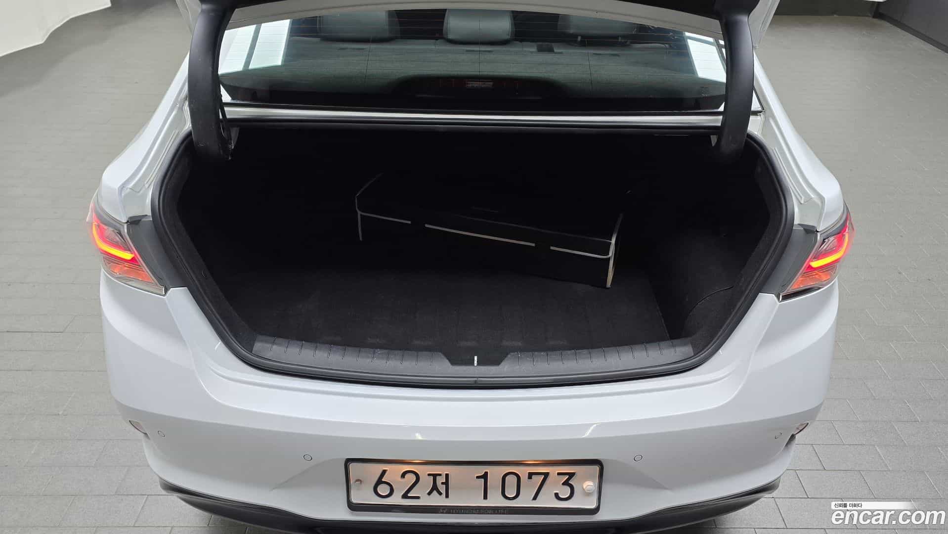 Sonata Hyundai 2017.9-OPTION-024