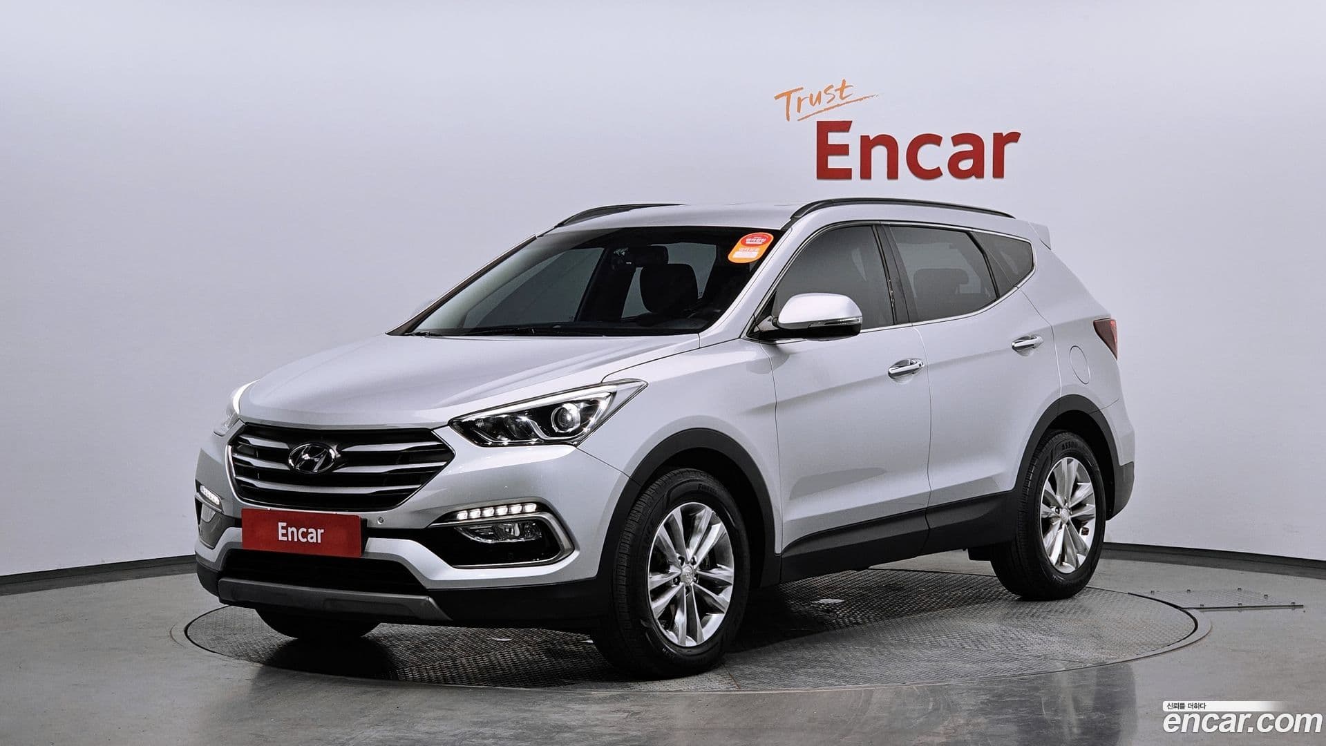 Main__Slider__Photo:Santafe Hyundai 2017.6-0