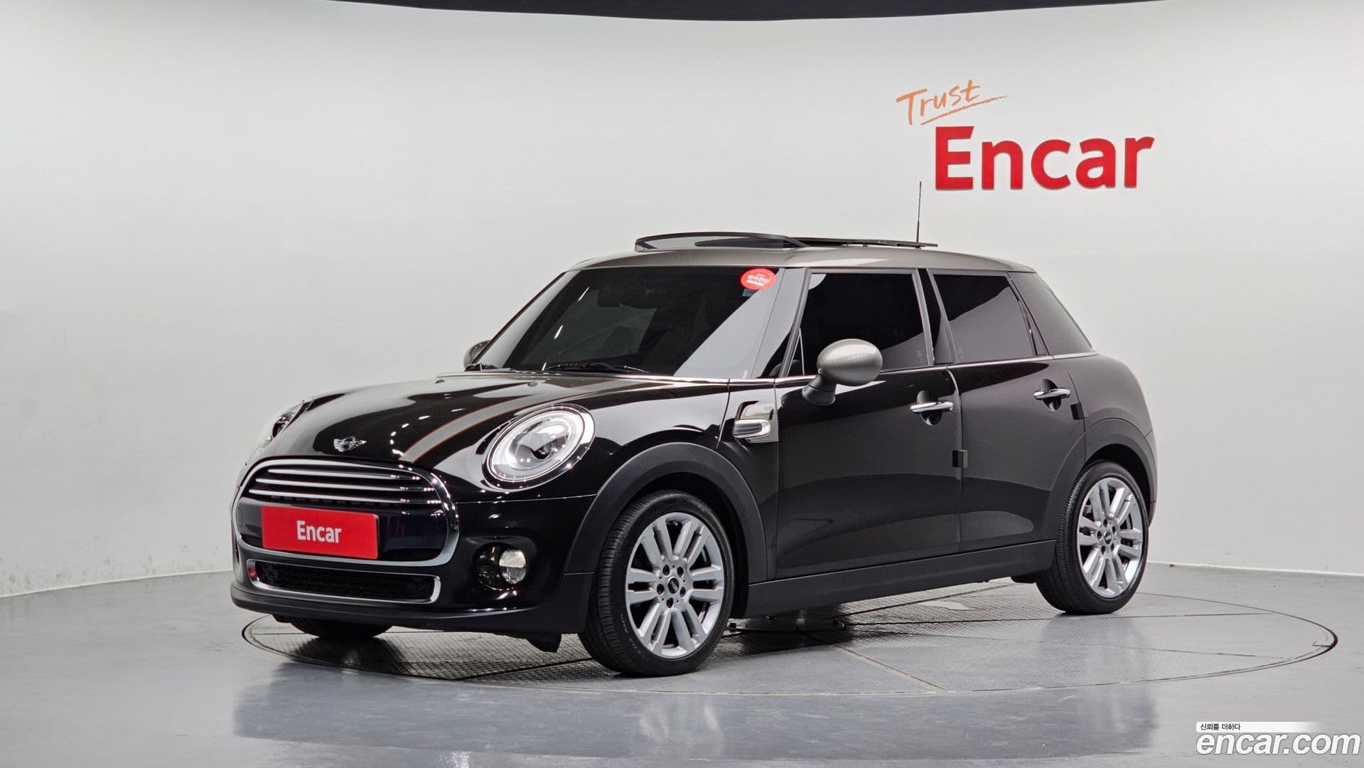 Main__Slider__Photo:Cooper Mini 2016.10-0