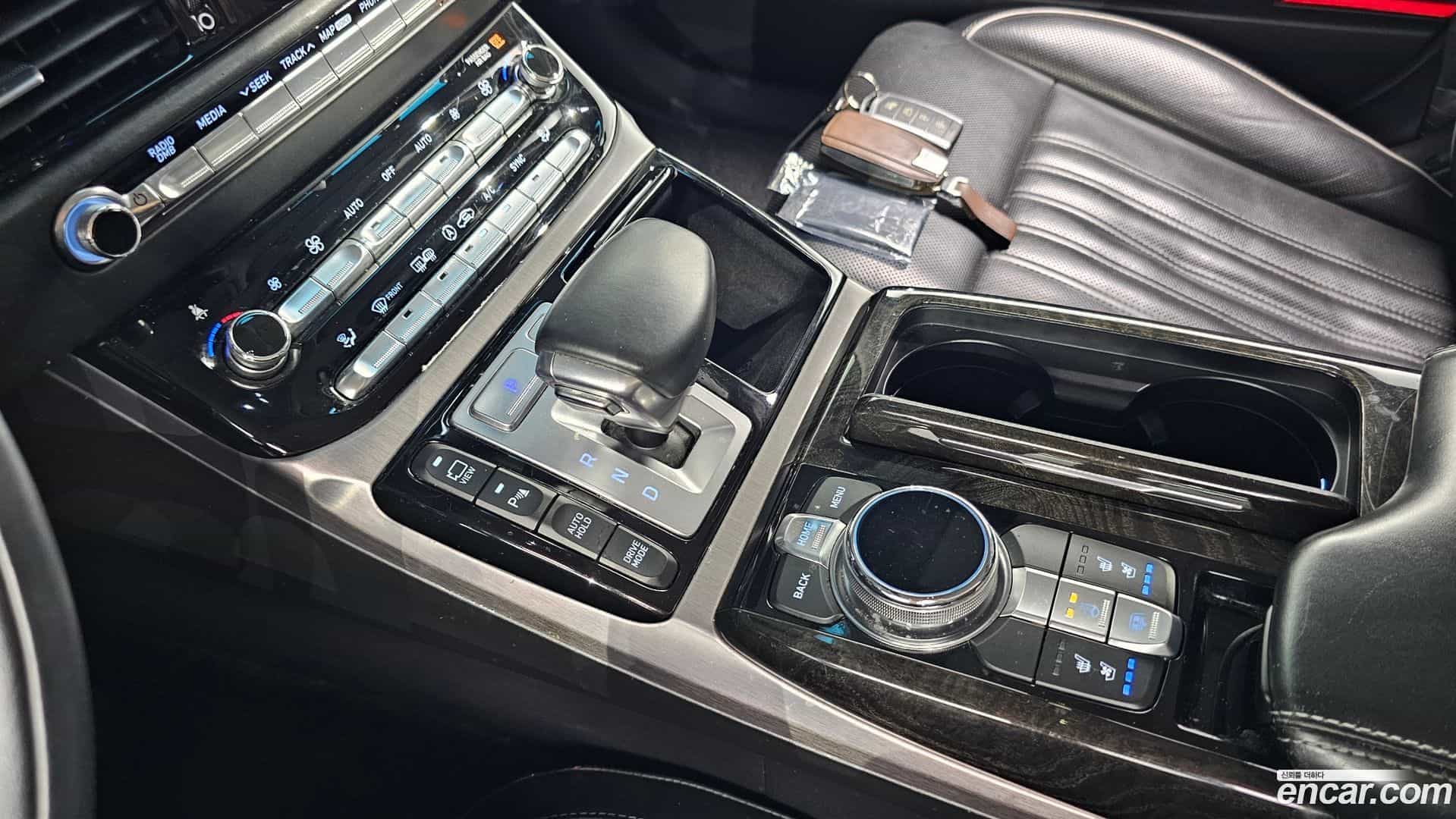 EQ900 Genesis 2017.5-INNER-009