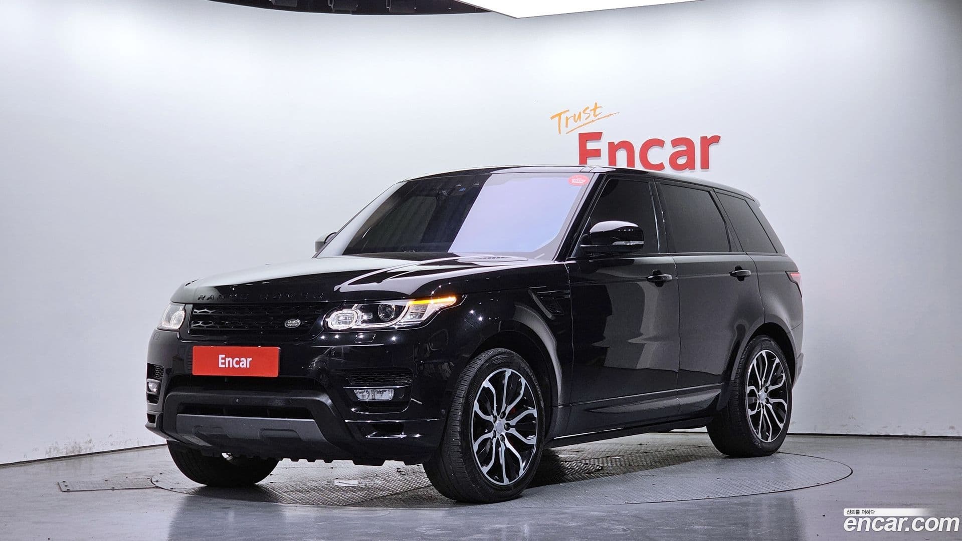 Main__Slider__Photo:Range Rover Sport Land Rover 2017.3-0