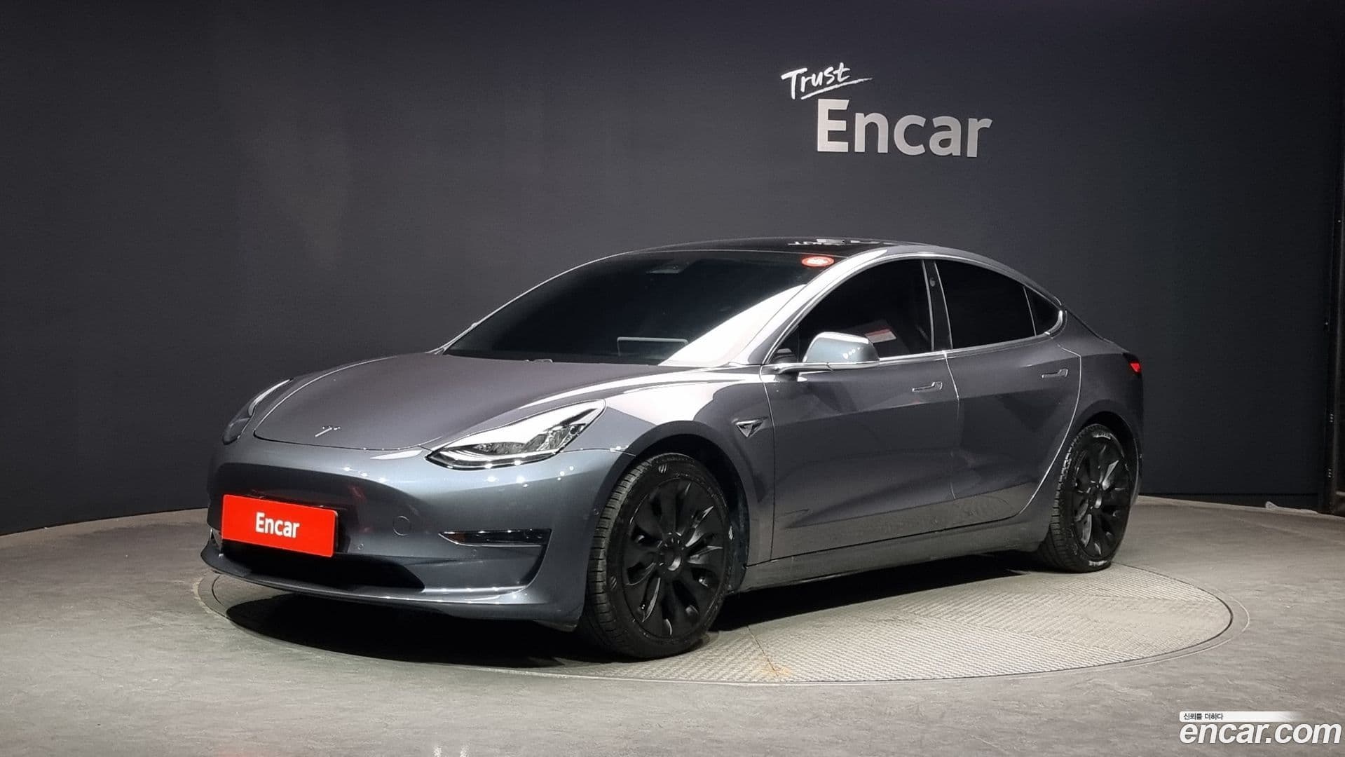 Main__Slider__Photo:Model 3 Tesla 2020.7-0