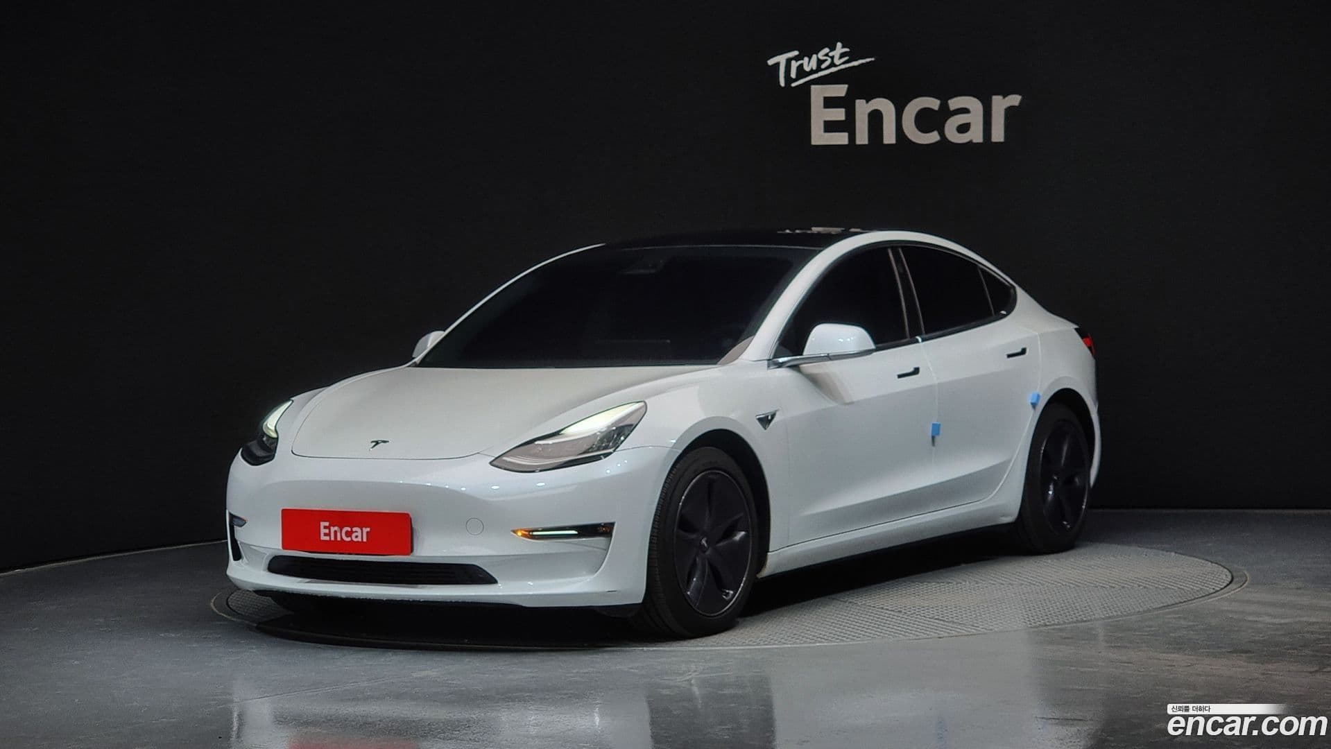 Main__Slider__Photo:Model 3 Tesla 2019.11-0