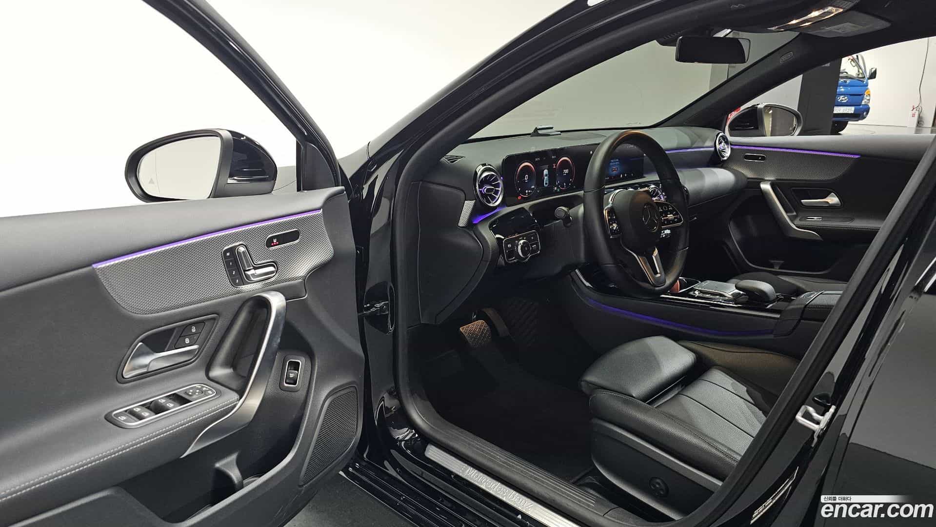 A-Class Mercedes-Benz 2021.3-OPTION-016