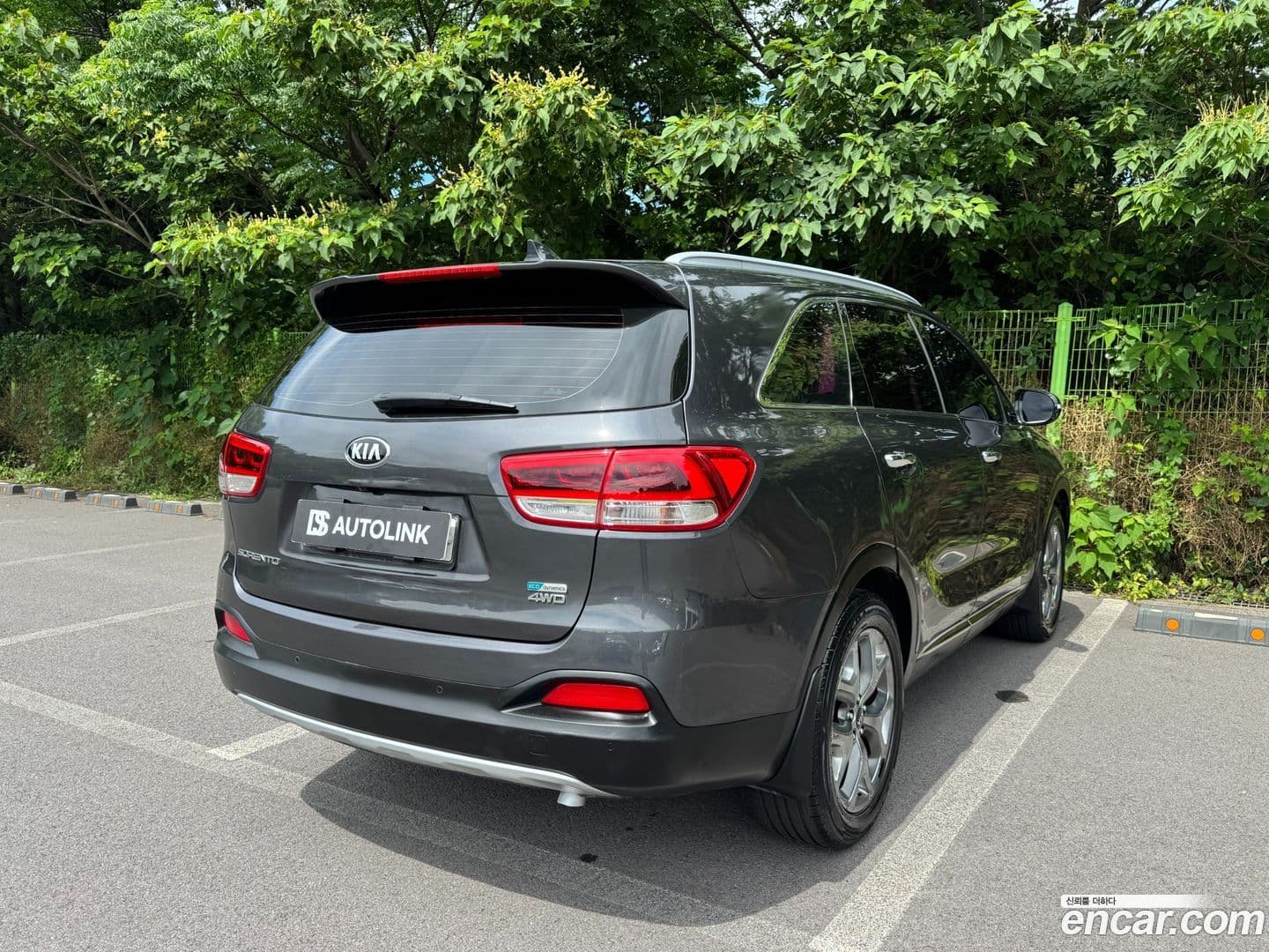 Main__Slider__Photo:Sorento Kia 2015.7-0