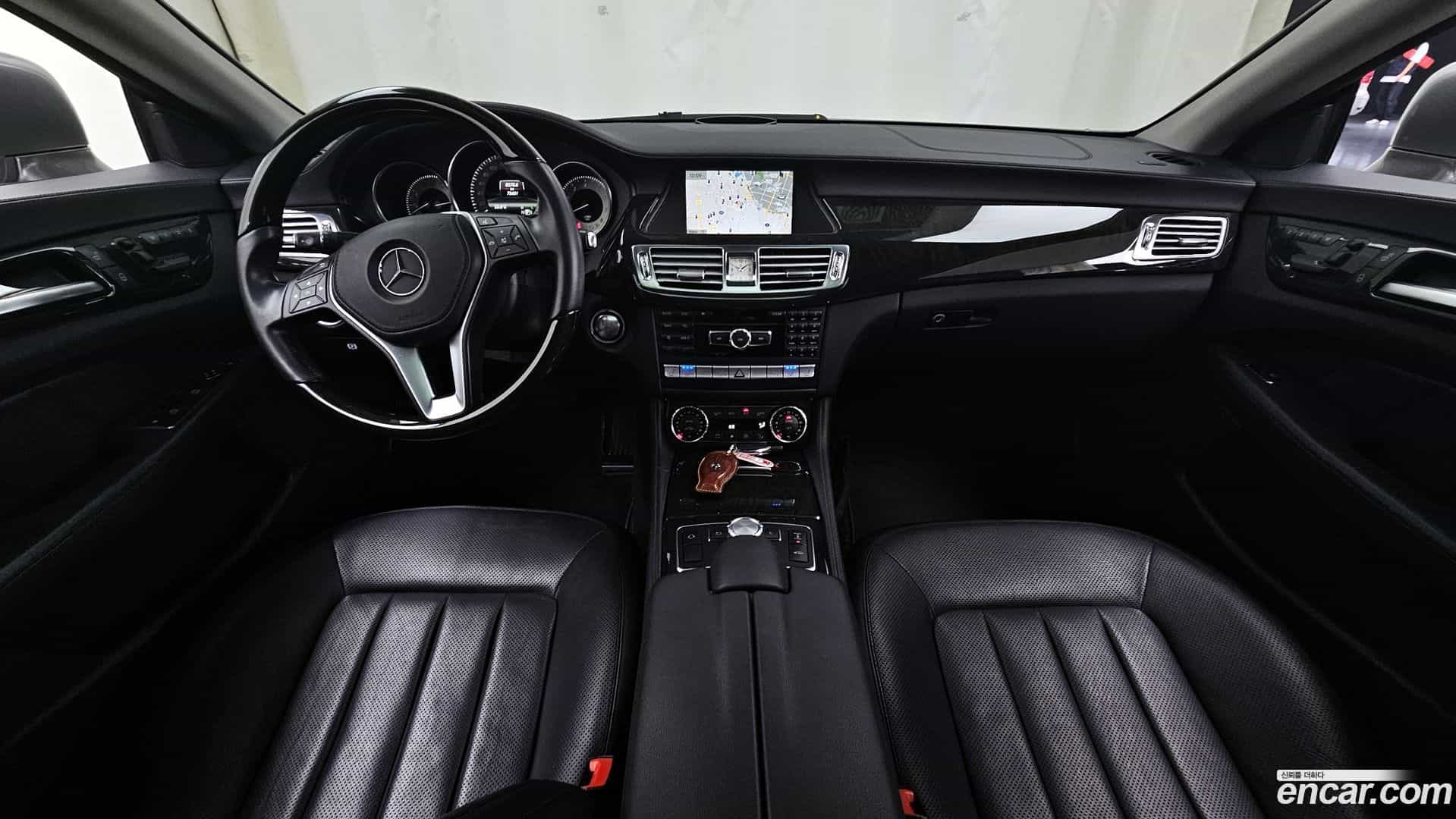 CLS-Class Mercedes-Benz 2012.9-INNER-007