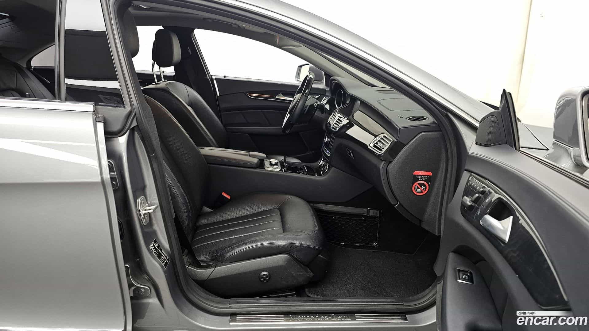 CLS-Class Mercedes-Benz 2012.9-OPTION-015