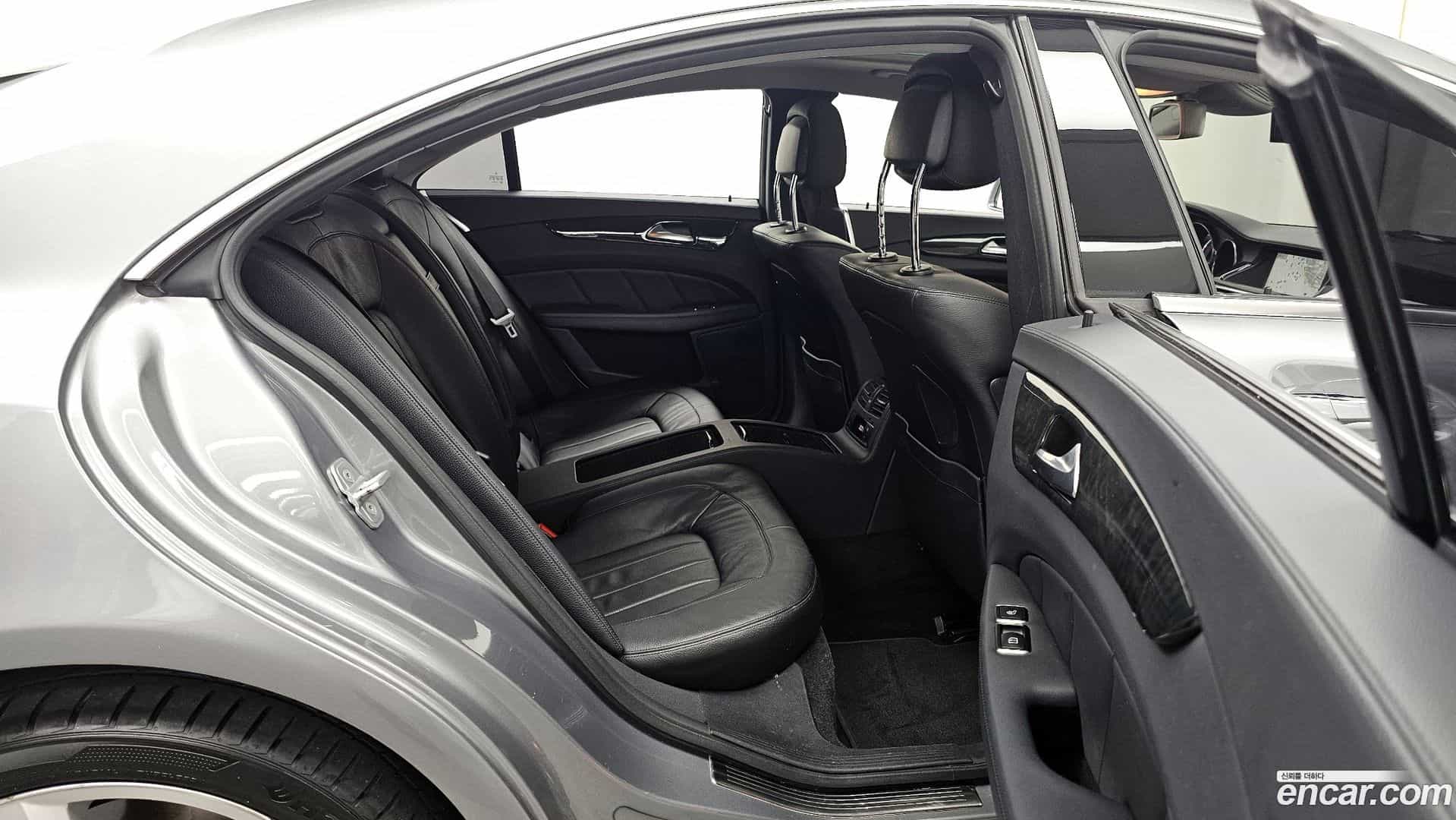 CLS-Class Mercedes-Benz 2012.9-OPTION-016