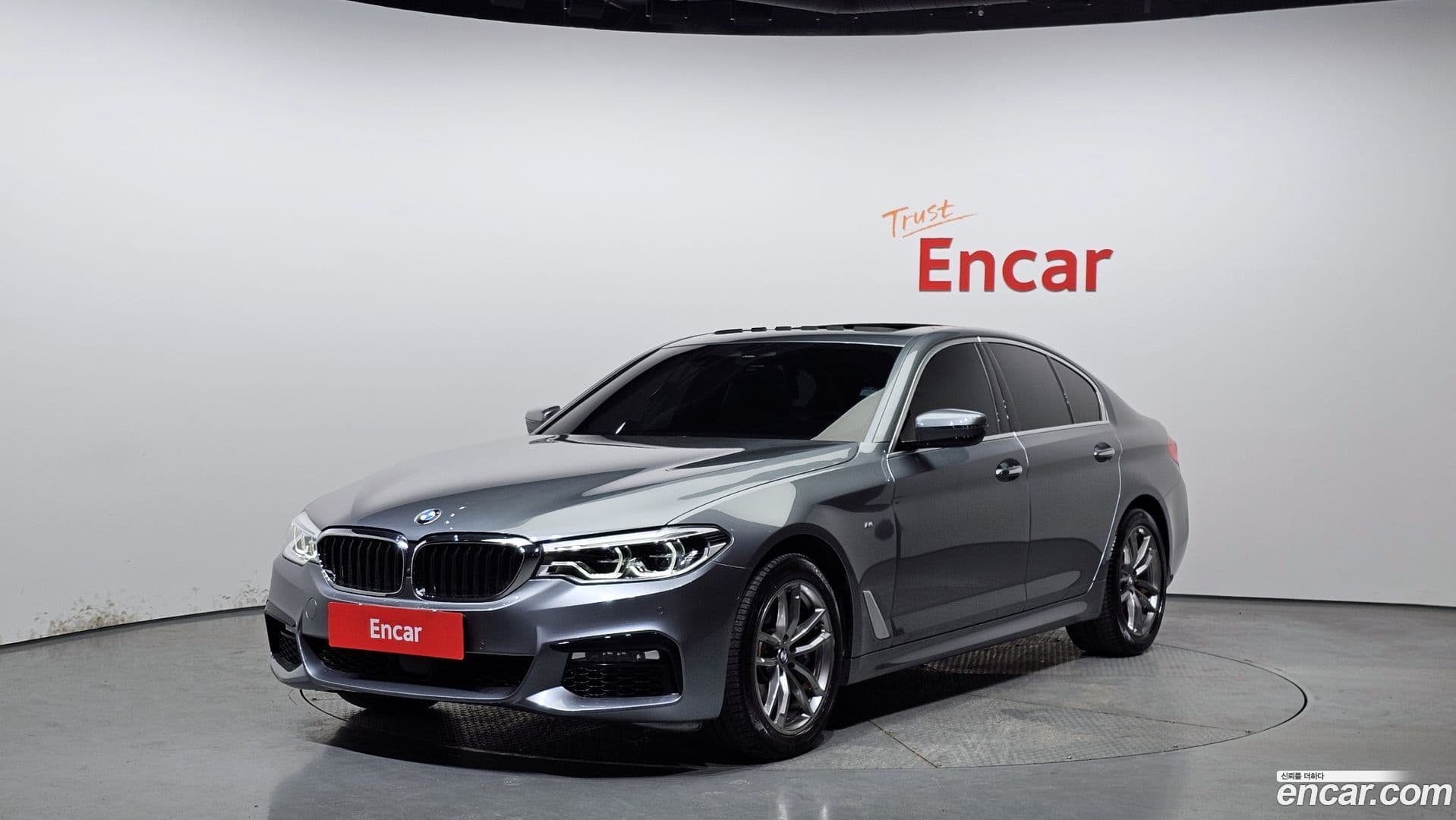 Main__Slider__Photo:5-Series BMW 2018.3-0