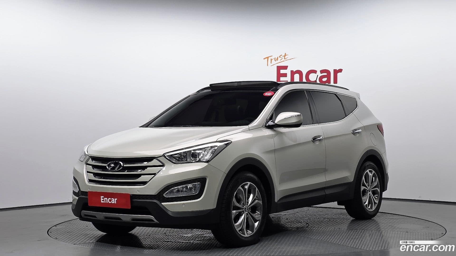 Main__Slider__Photo:Santafe Hyundai 2013.4-0