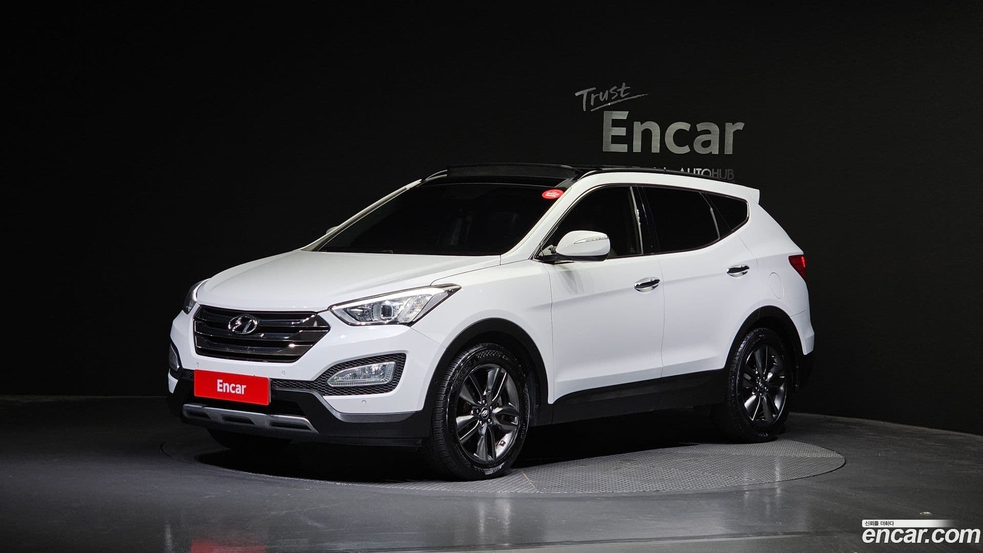 Main__Slider__Photo:Santafe Hyundai 2013.5-0