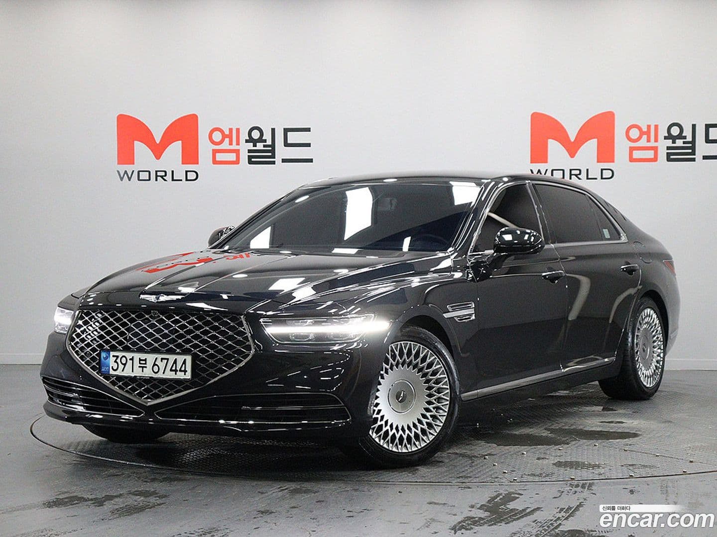 Main__Slider__Photo:G90 Genesis 2019.5-0