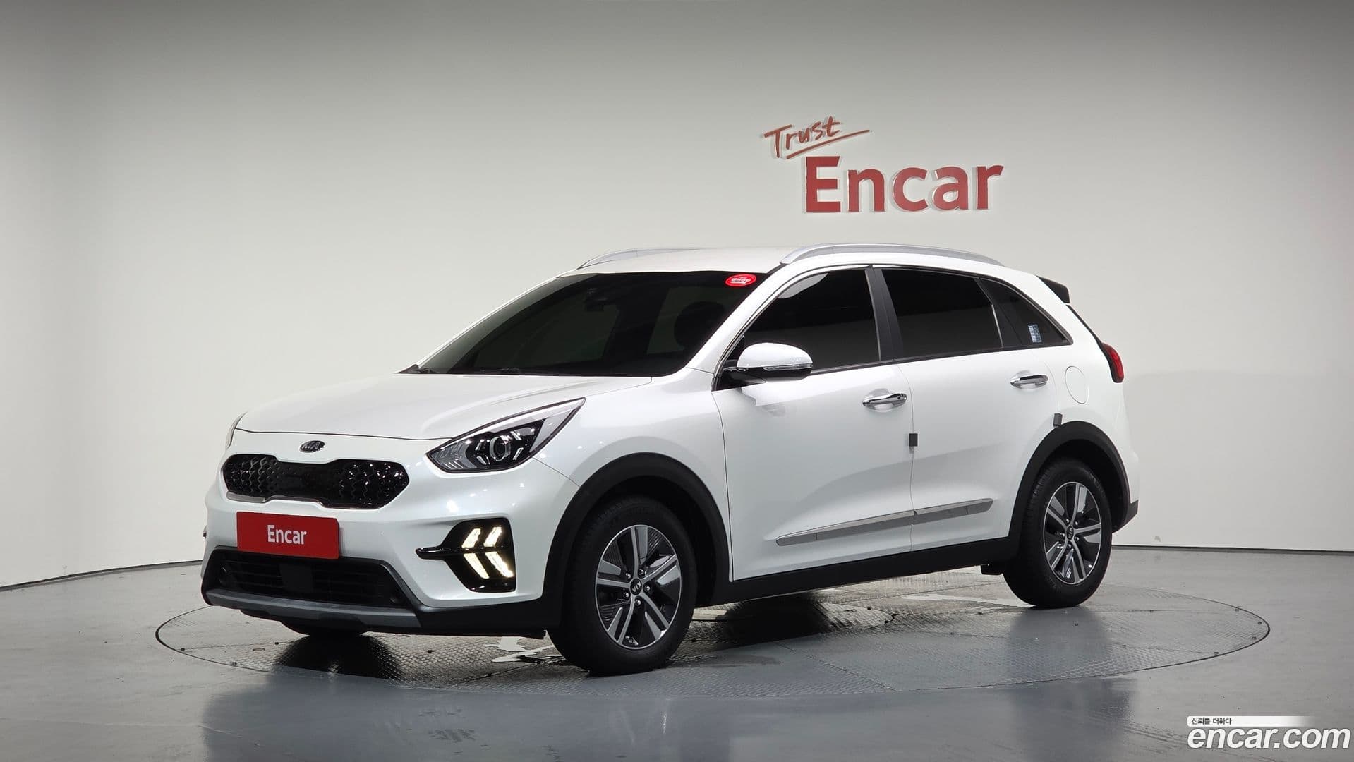 Main__Slider__Photo:Niro Kia 2021.0-0