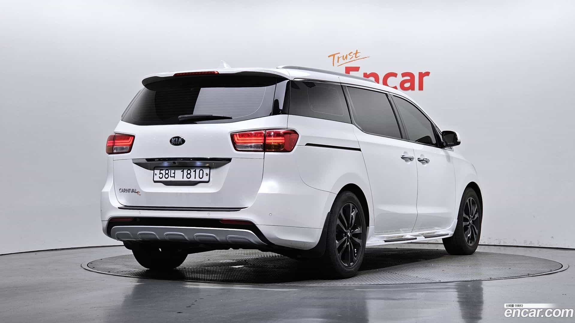 Canival Kia 2015.1-OUTER-2