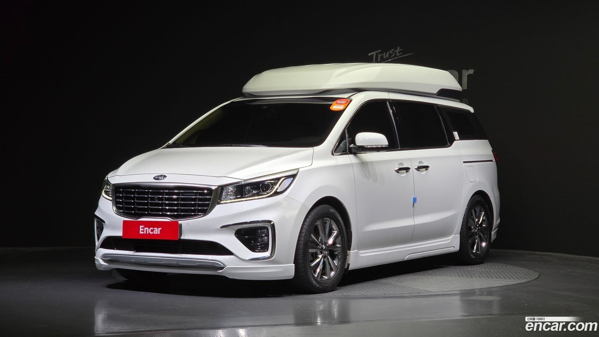 Main__Slider__Photo:Canival Kia 2019.8-0
