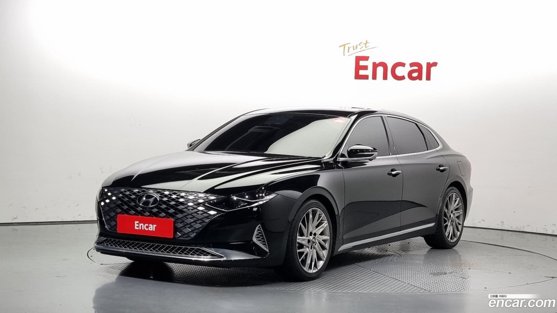 Main__Slider__Photo:Grandeur Hyundai 2020.7-0