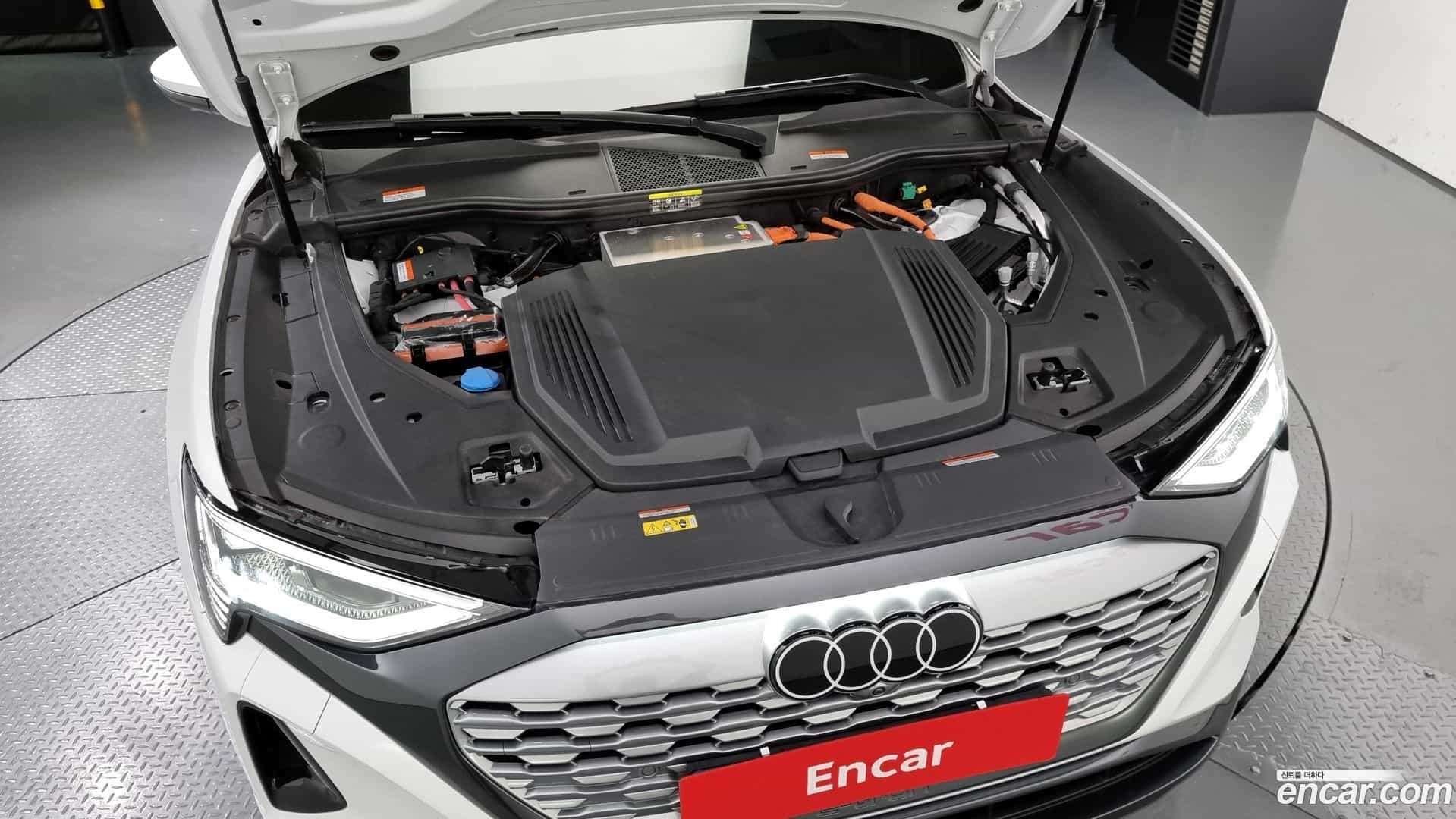 Q8 e-tron Audi 2024.5-INNER-006