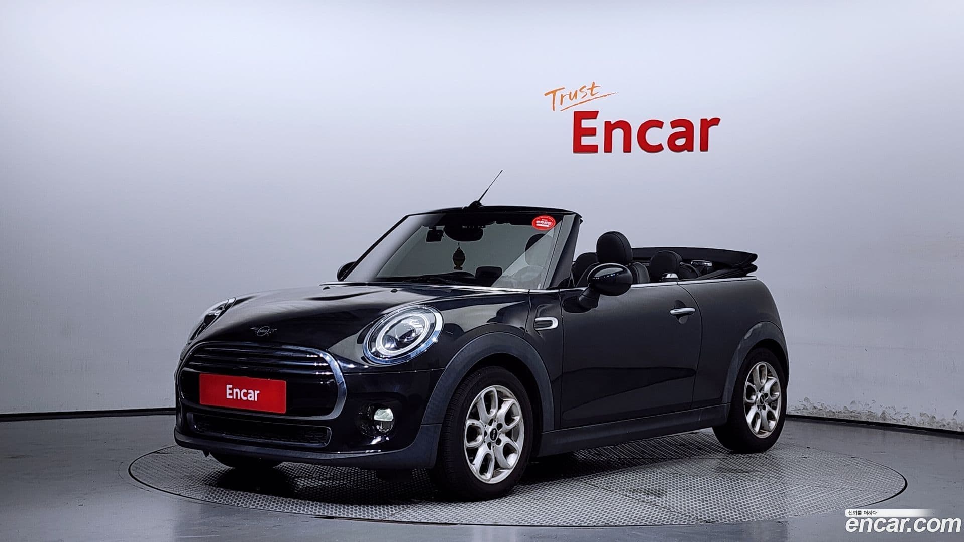 Main__Slider__Photo:Cooper Convertible Mini 2019.6-0