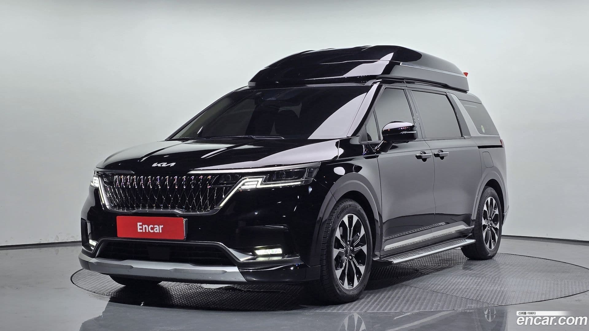 Main__Slider__Photo:Canival Kia 2023.2-0