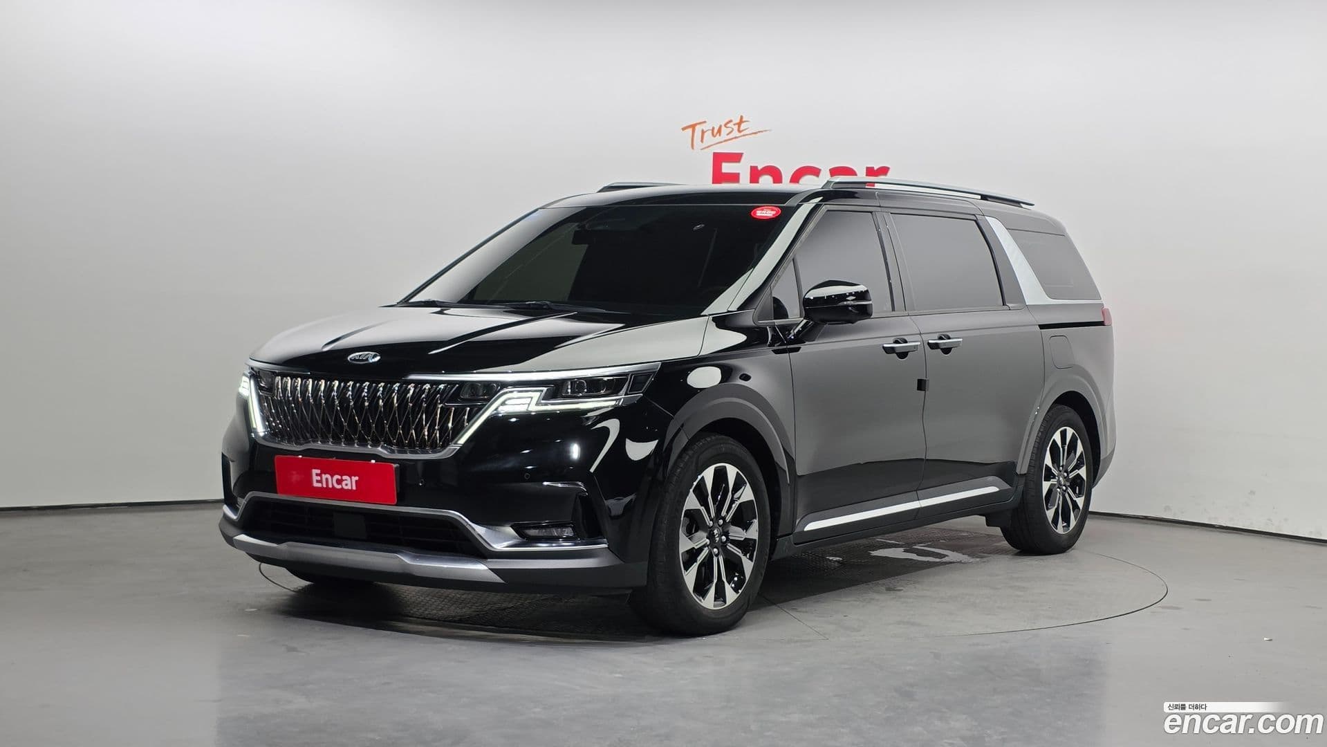 Main__Slider__Photo:Canival Kia 2021.5-0