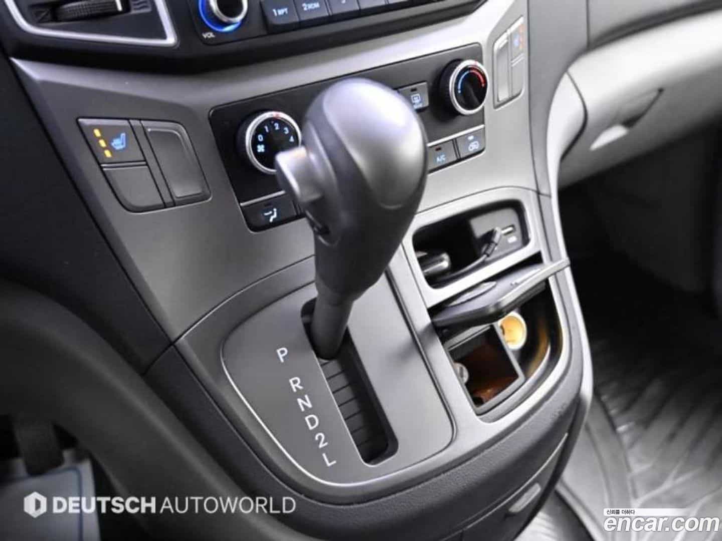 Starex Hyundai 2018.11-INNER-009