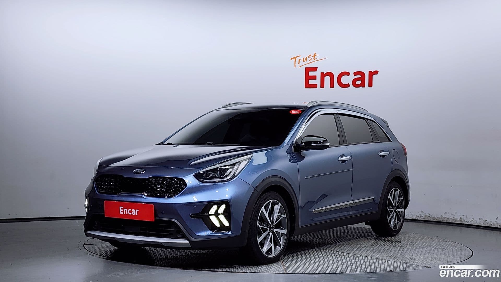 Main__Slider__Photo:Niro Kia 2019.2-0