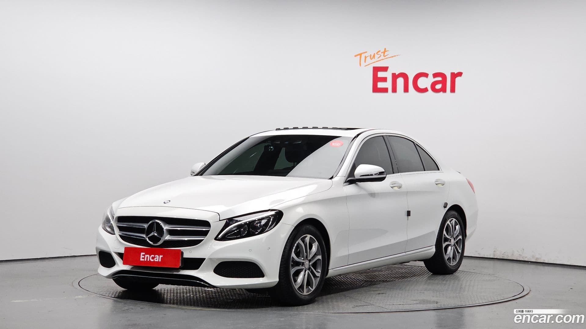 Main__Slider__Photo:C-Class Mercedes-Benz 2016.8-0