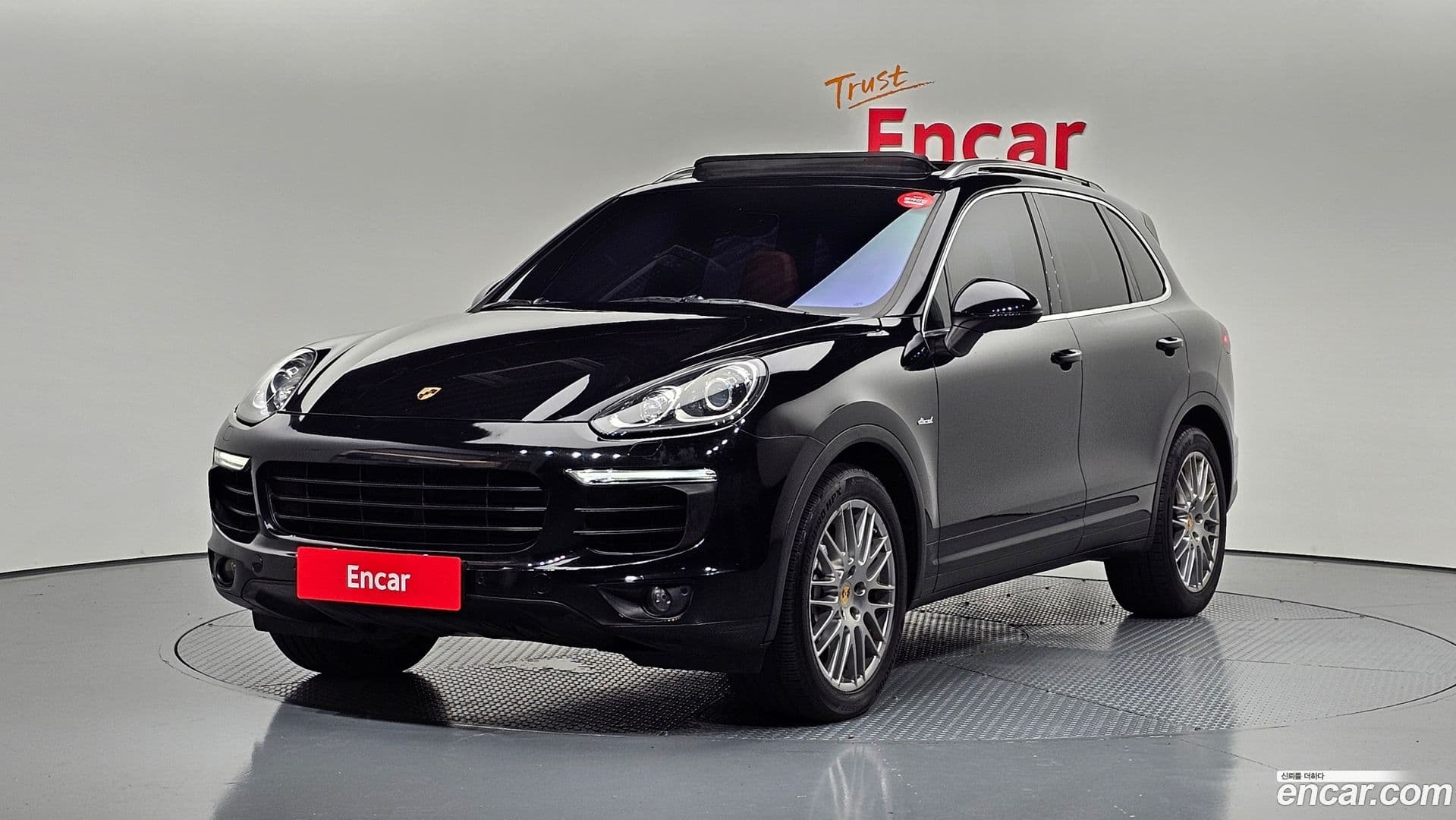 Main__Slider__Photo:Cayenne Porsche 2015.8-0